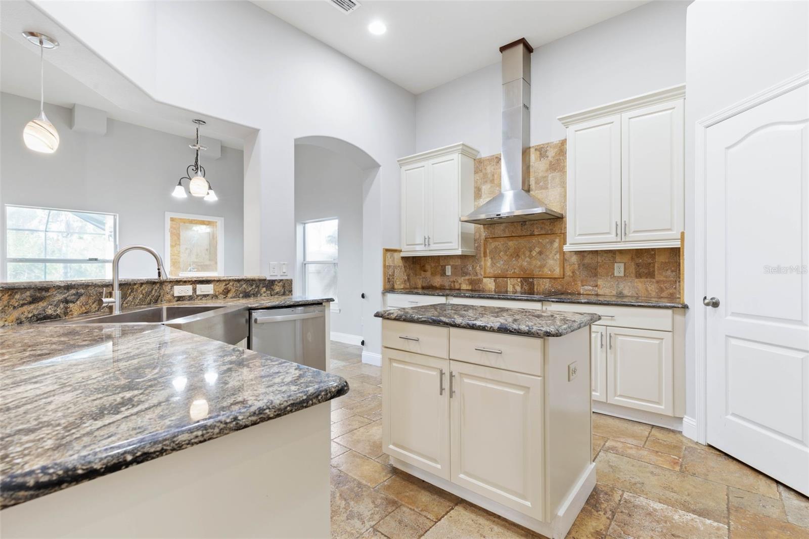 156 HERON DR