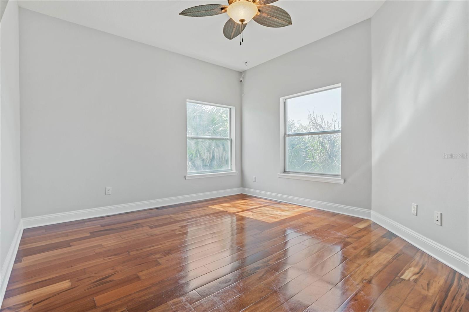 156 HERON DR