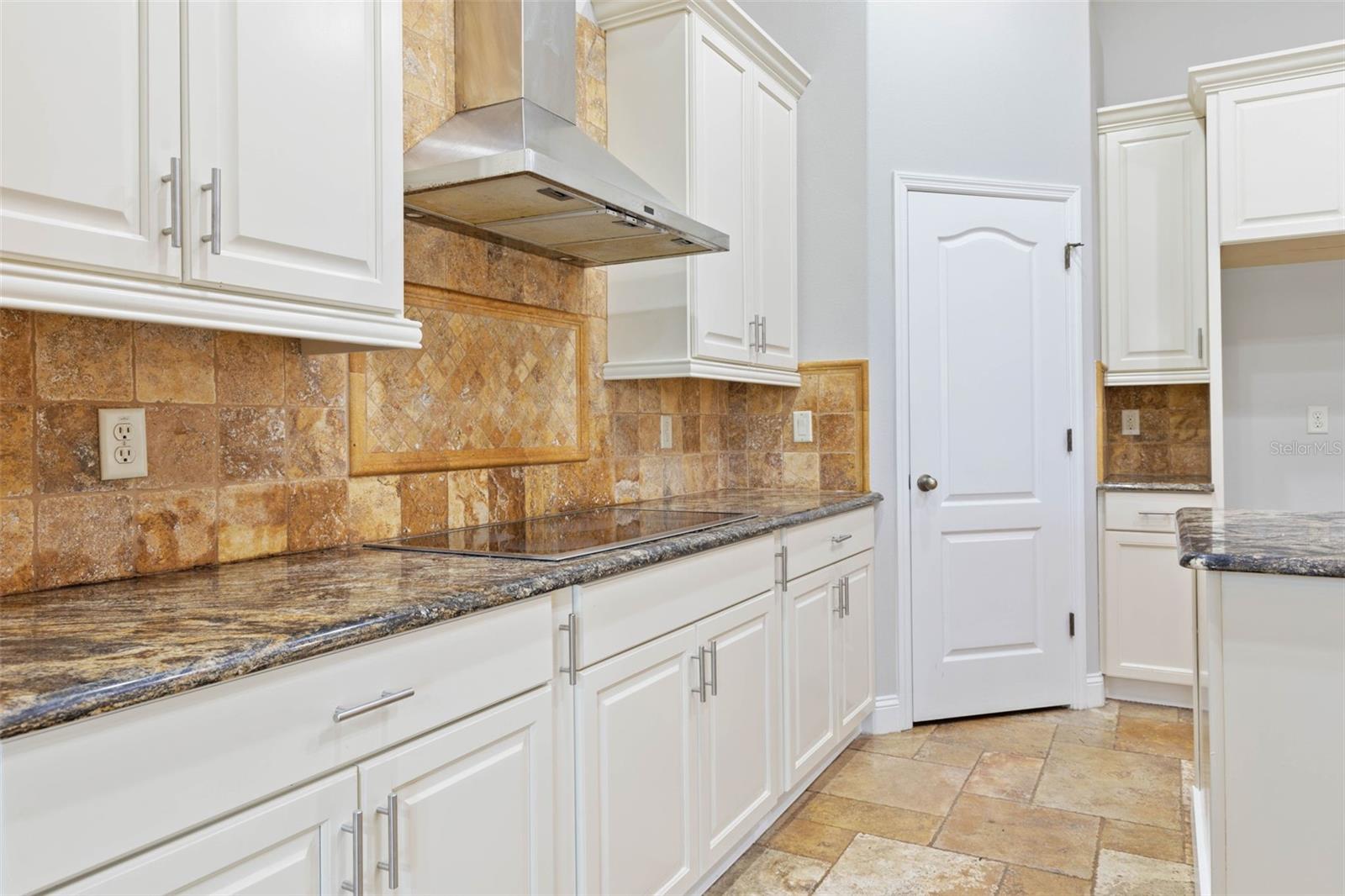 156 HERON DR