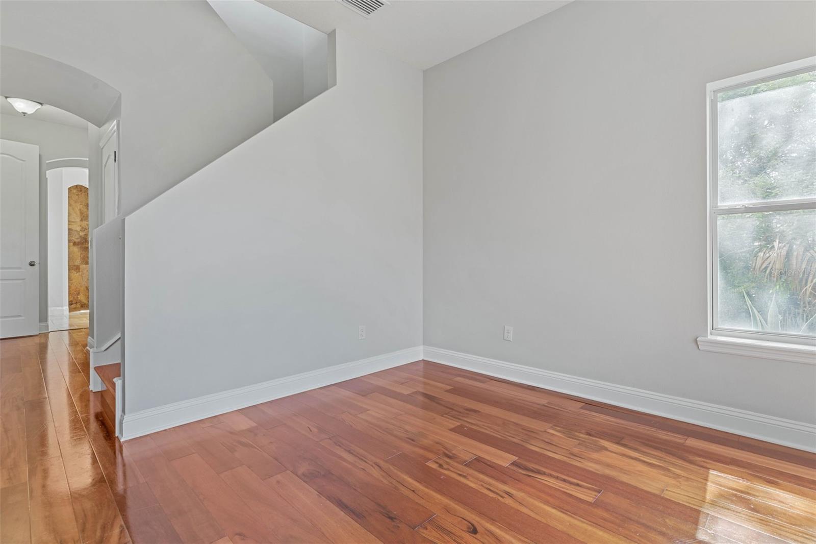 156 HERON DR