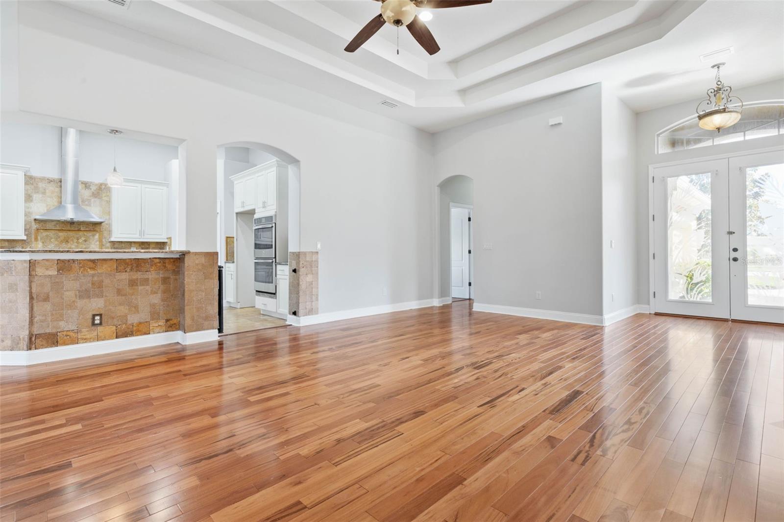 156 HERON DR