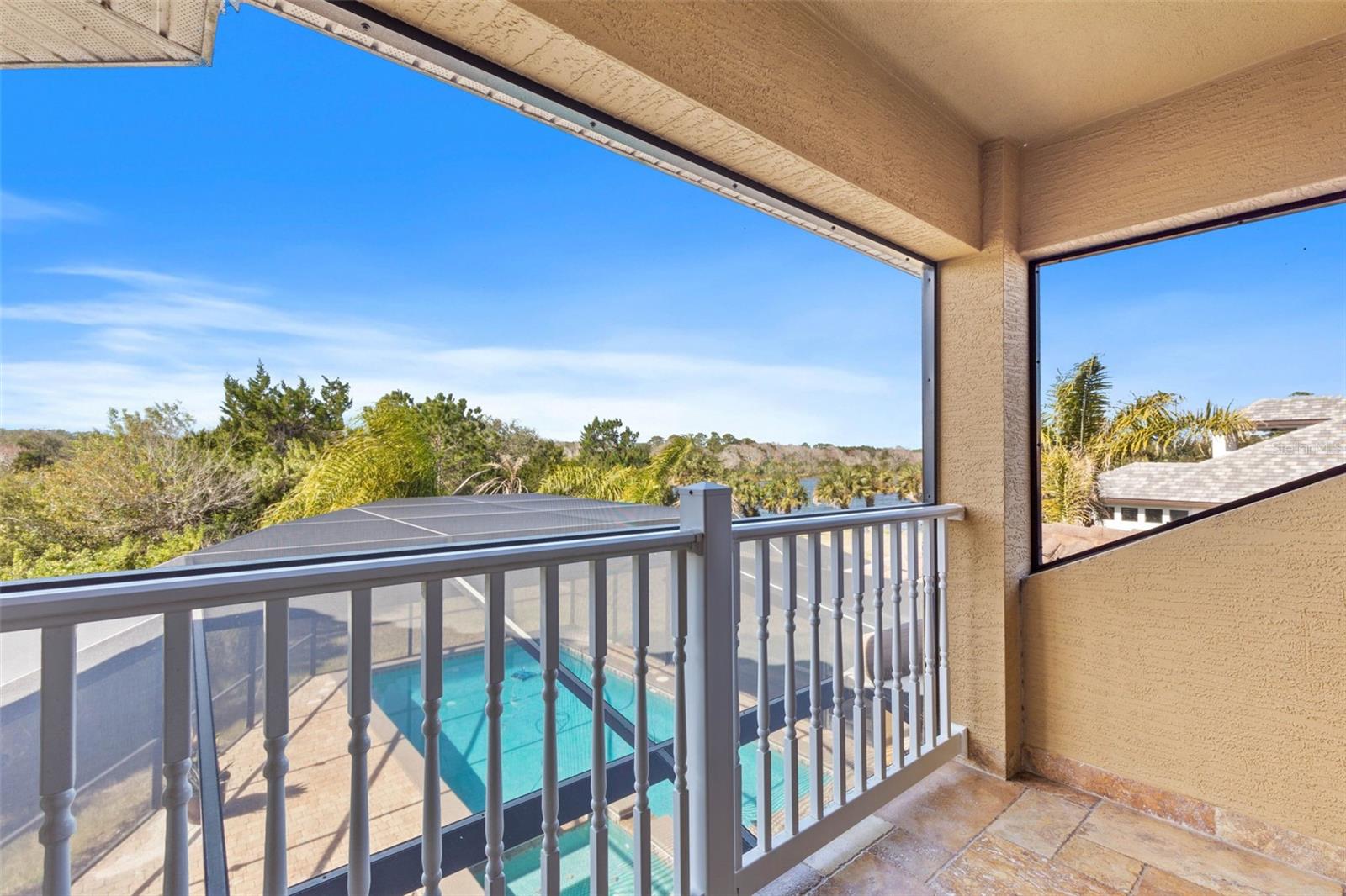 156 HERON DR