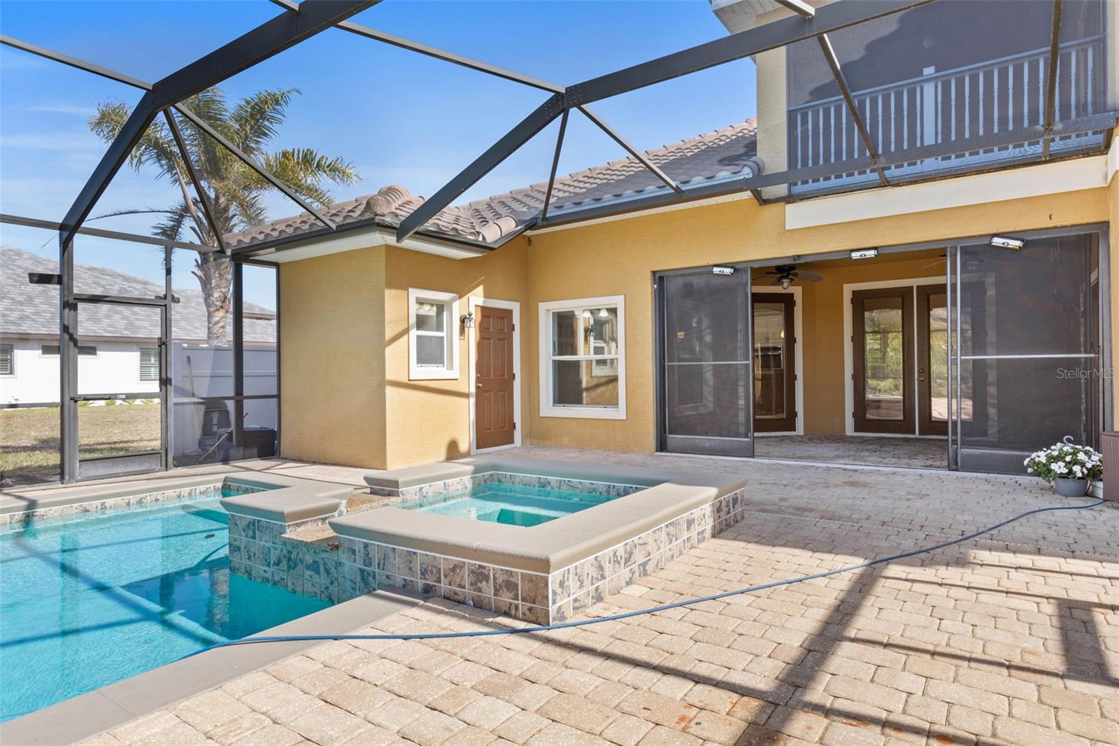 156 HERON DR