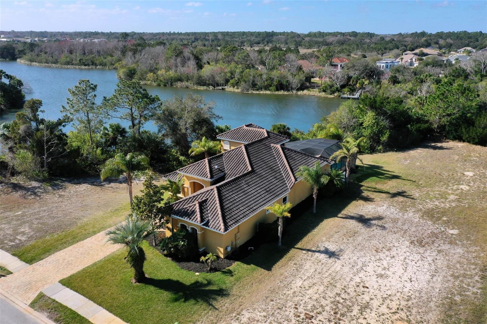 156 HERON DR