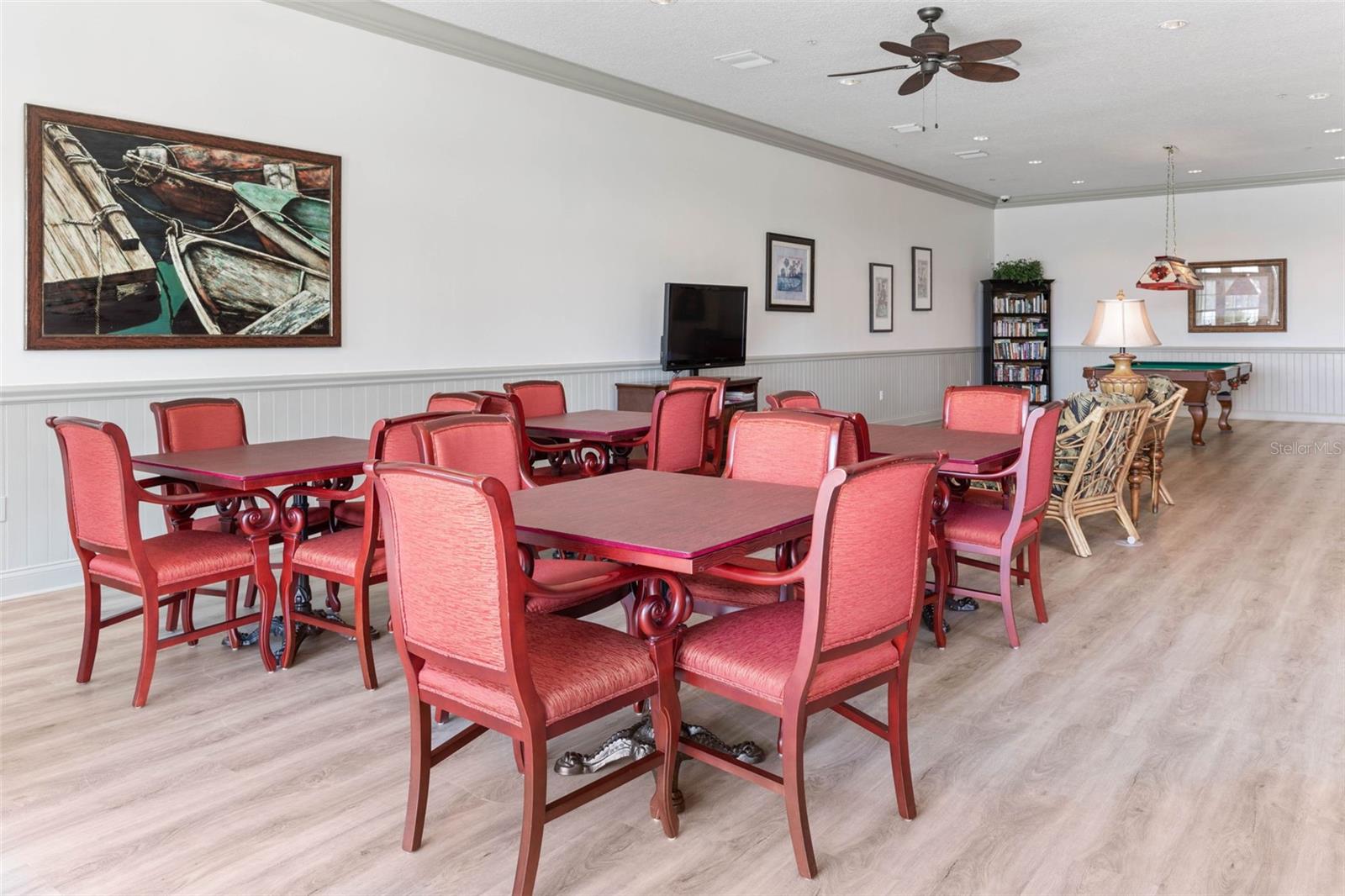 156 HERON DR