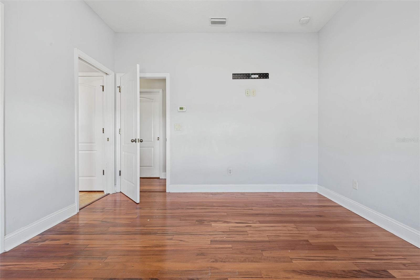 156 HERON DR