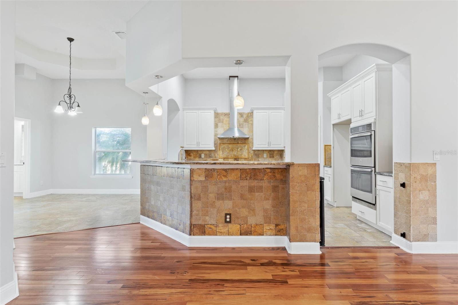 156 HERON DR