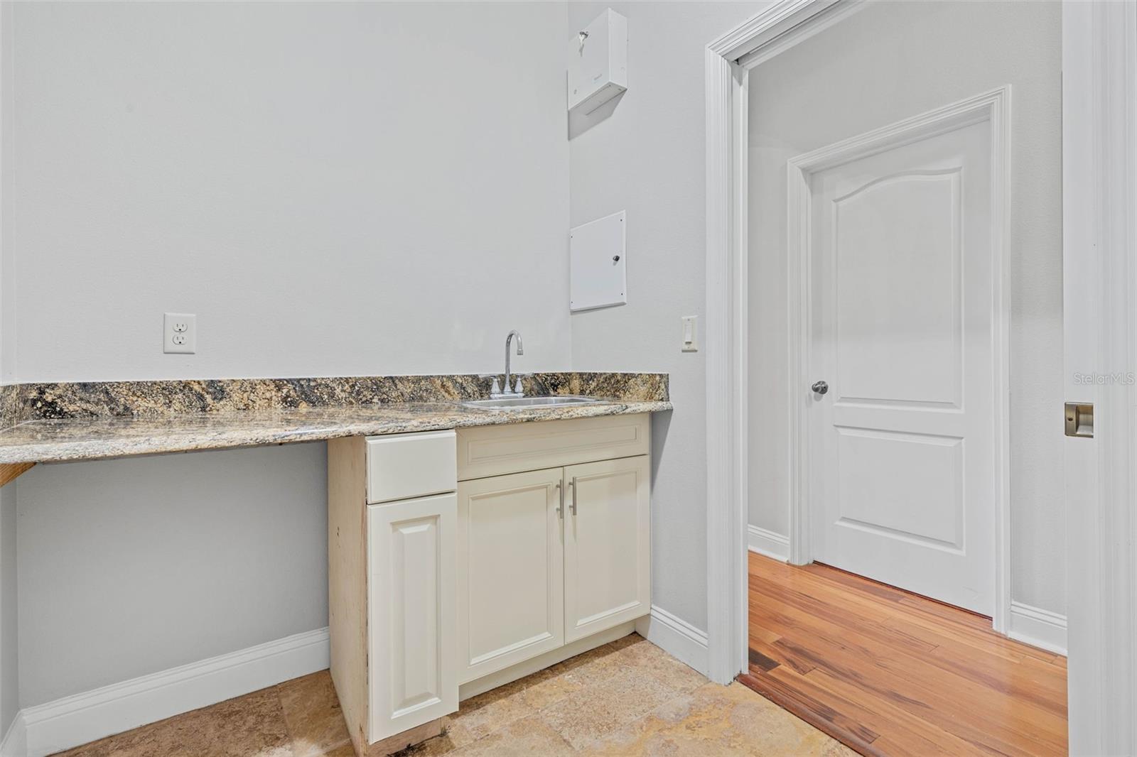 156 HERON DR