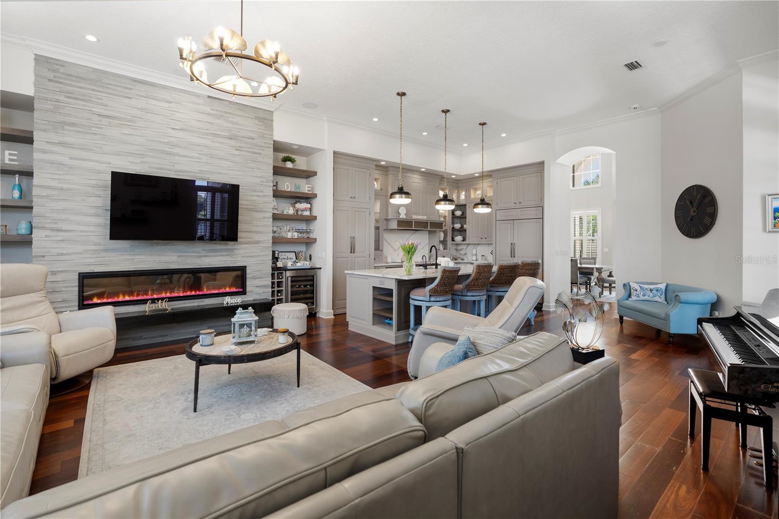 8 LA COSTA WAY