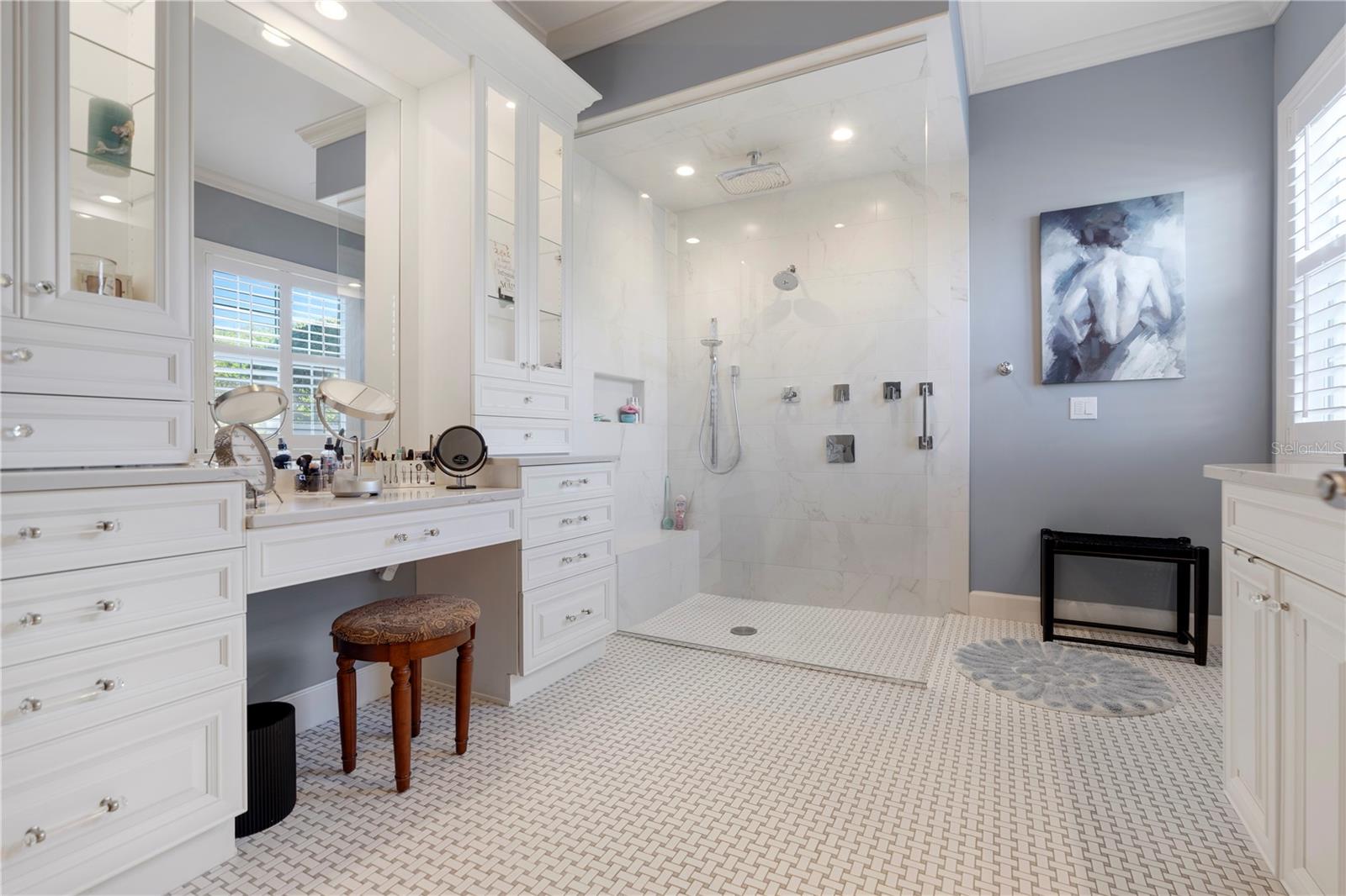 8 LA COSTA WAY