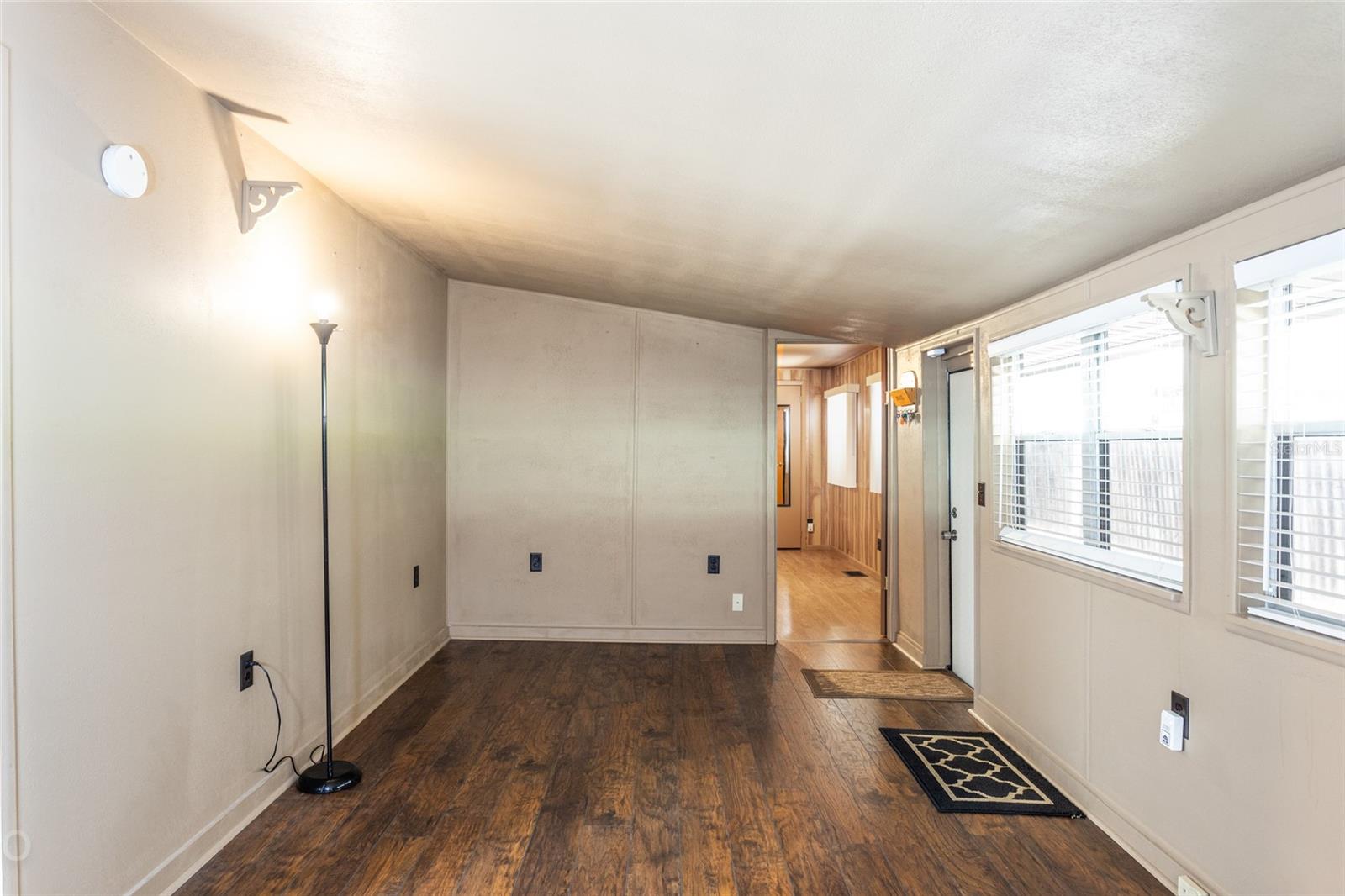 242 HERMIT DR