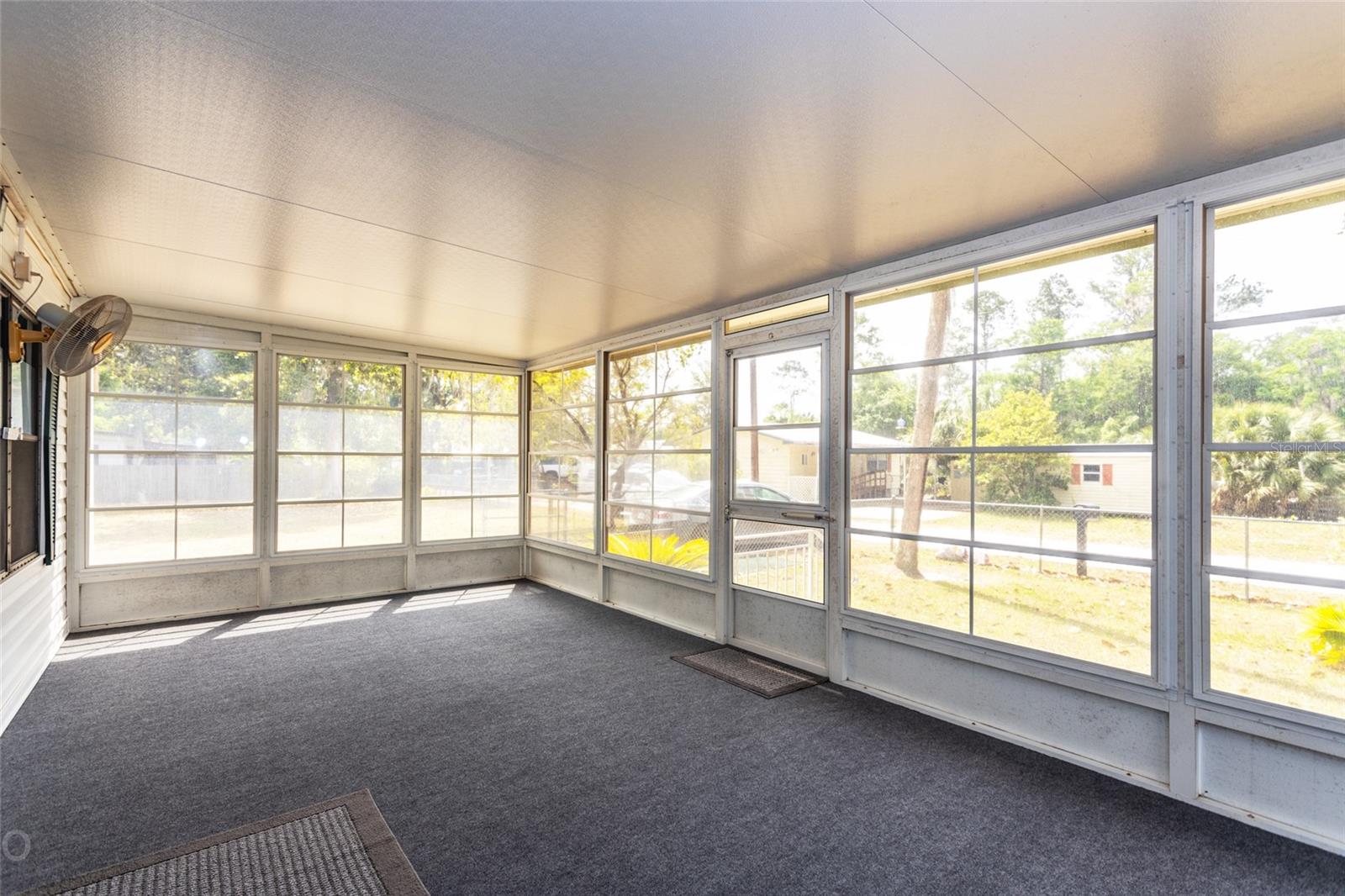 242 HERMIT DR
