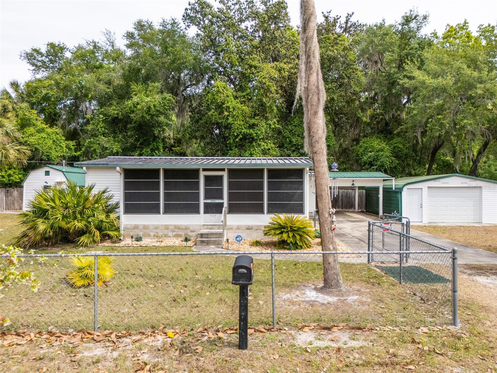 242 HERMIT DR