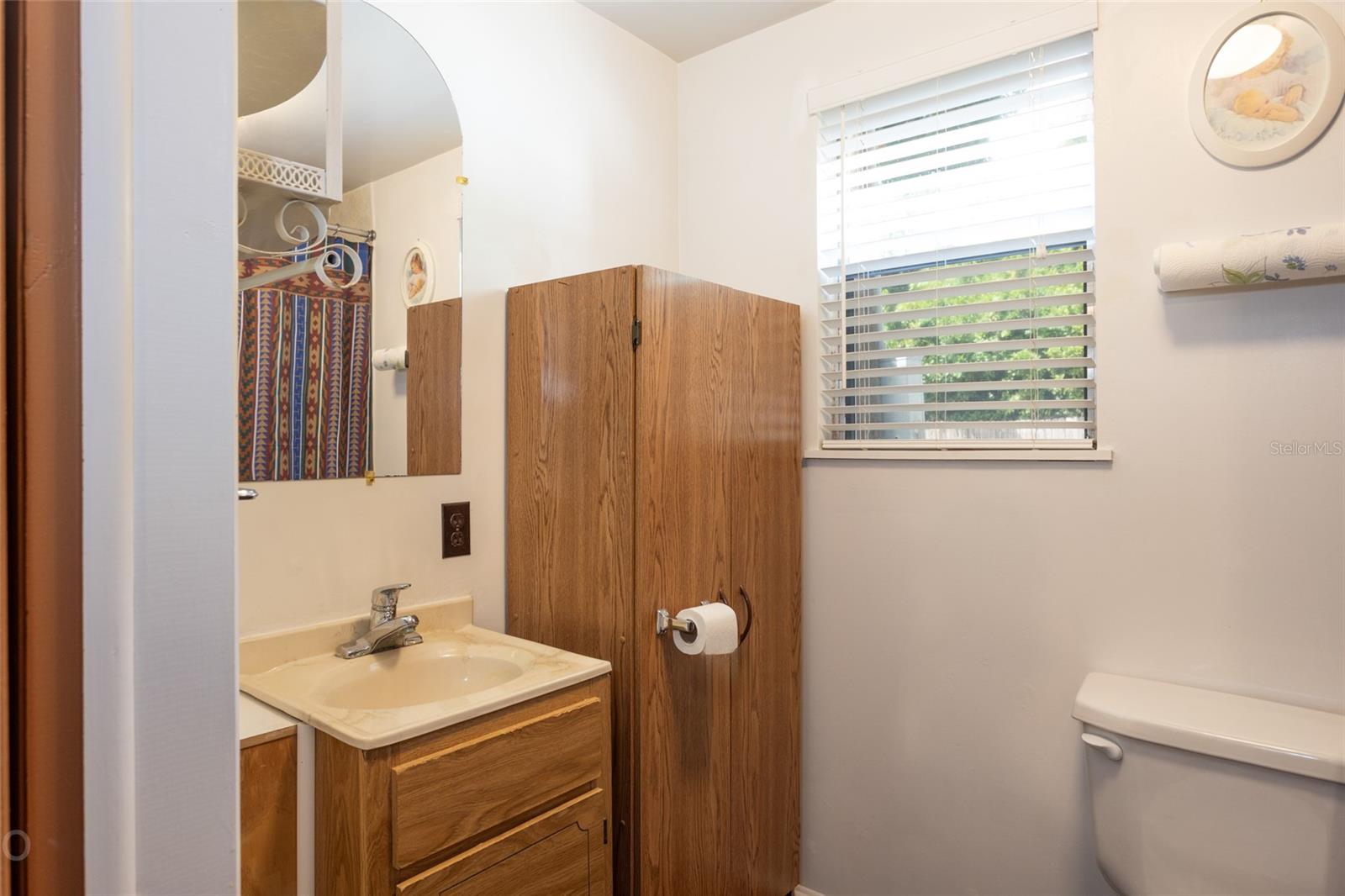 242 HERMIT DR