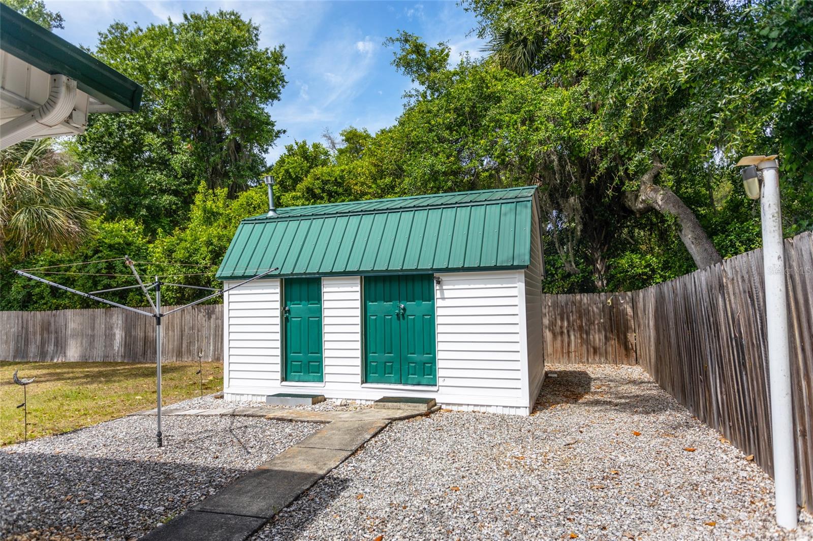 242 HERMIT DR