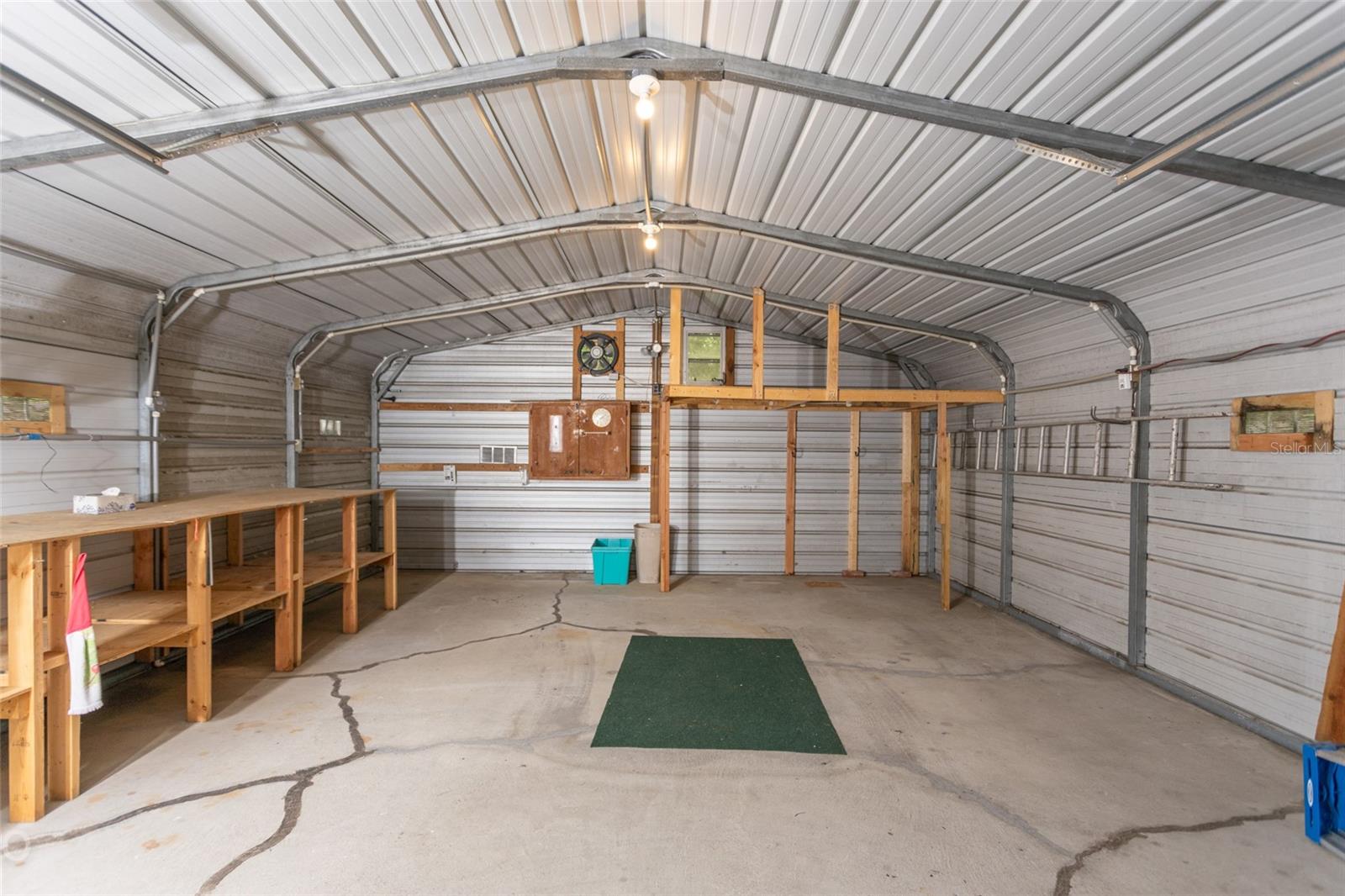 242 HERMIT DR