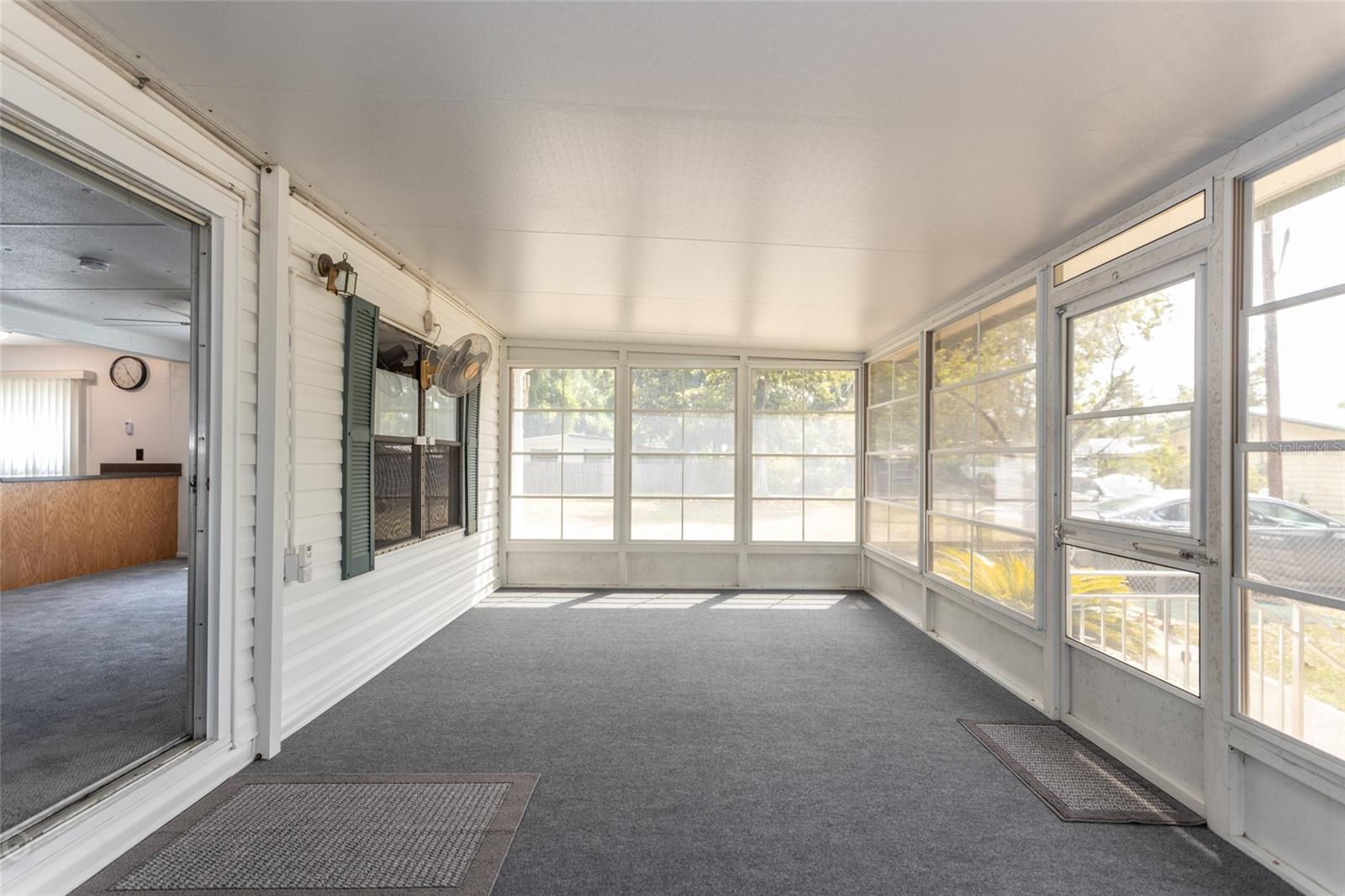 242 HERMIT DR