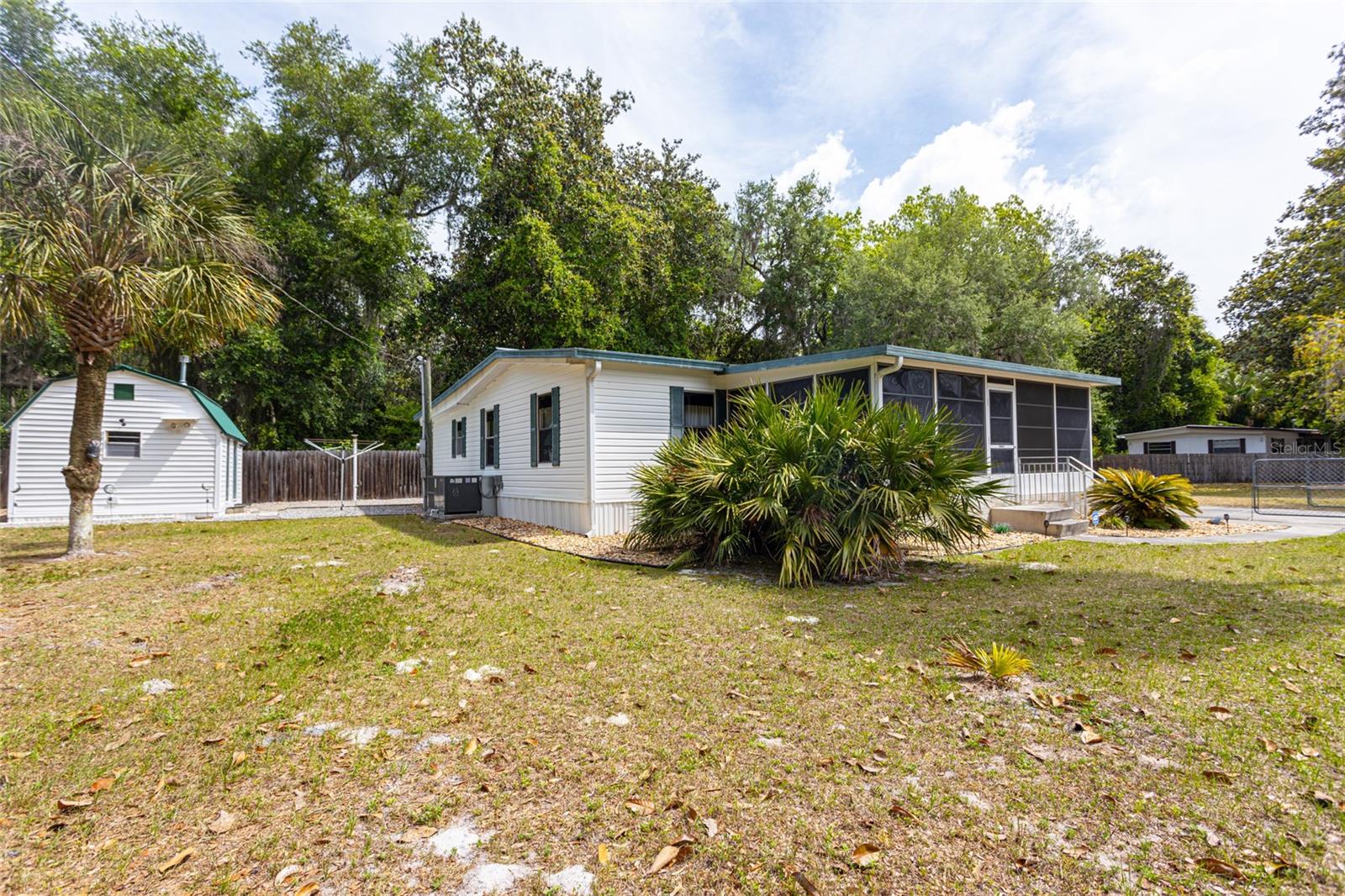 242 HERMIT DR
