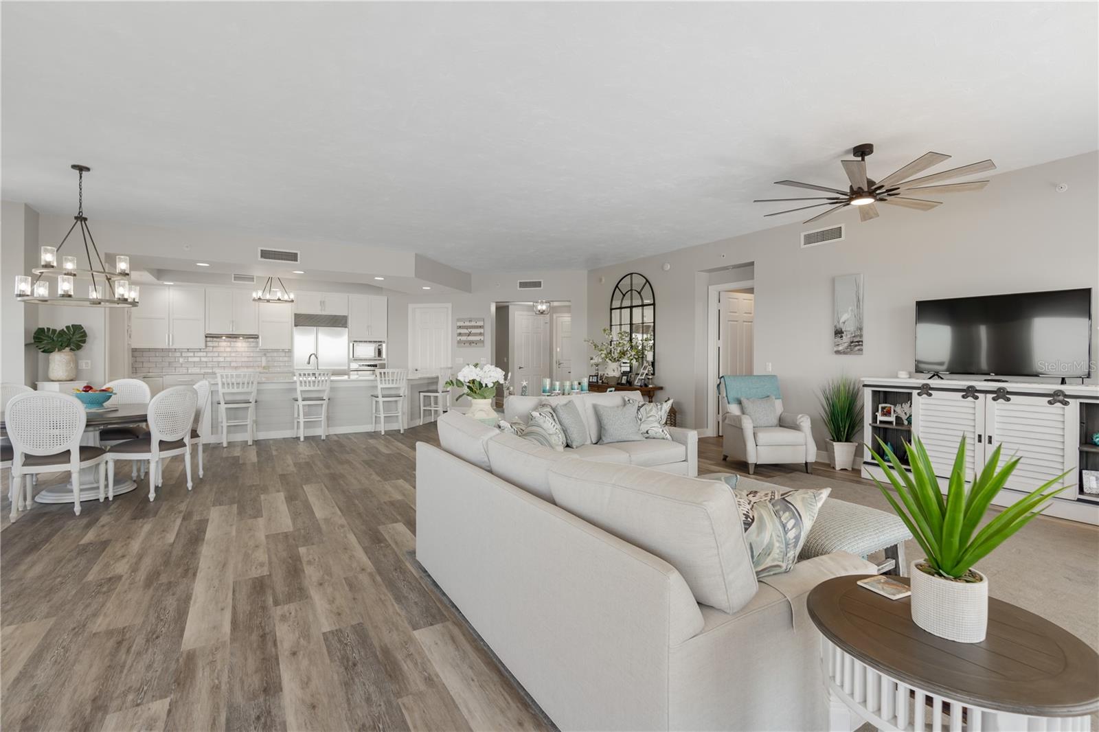 85 AVENUE DE LA MER #906