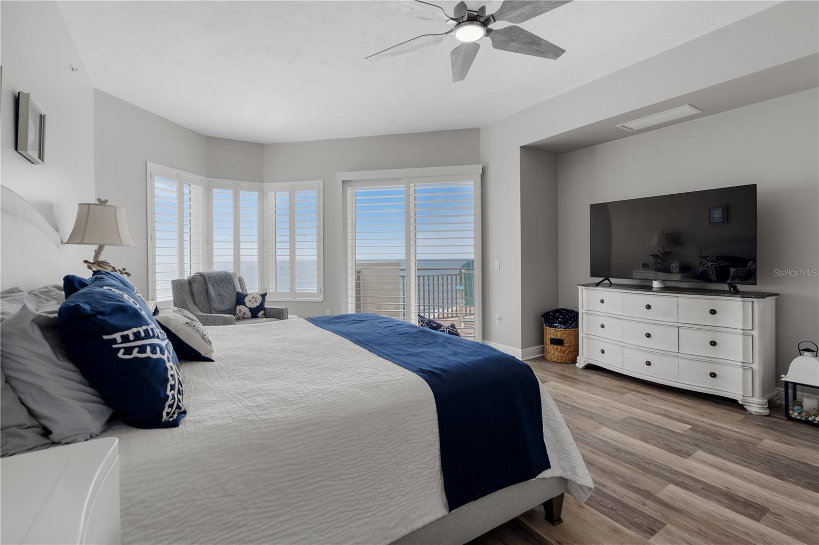 85 AVENUE DE LA MER #906