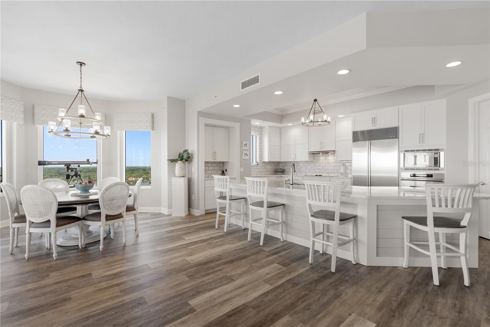 85 AVENUE DE LA MER #906