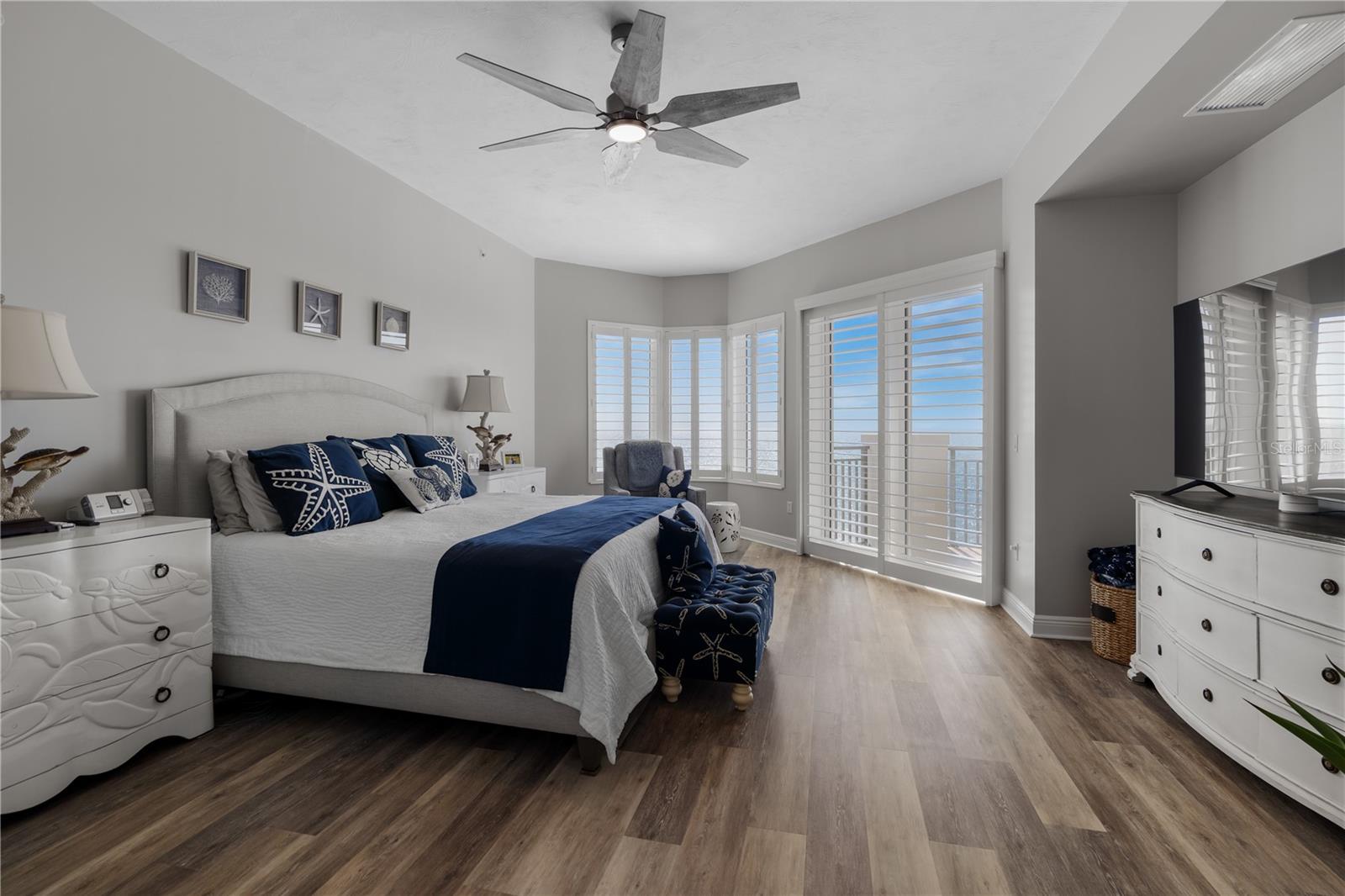 85 AVENUE DE LA MER #906