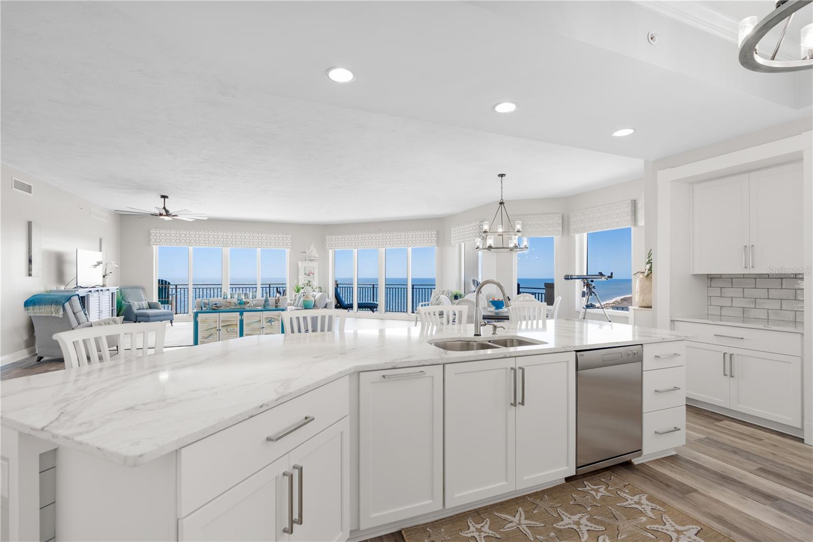85 AVENUE DE LA MER #906