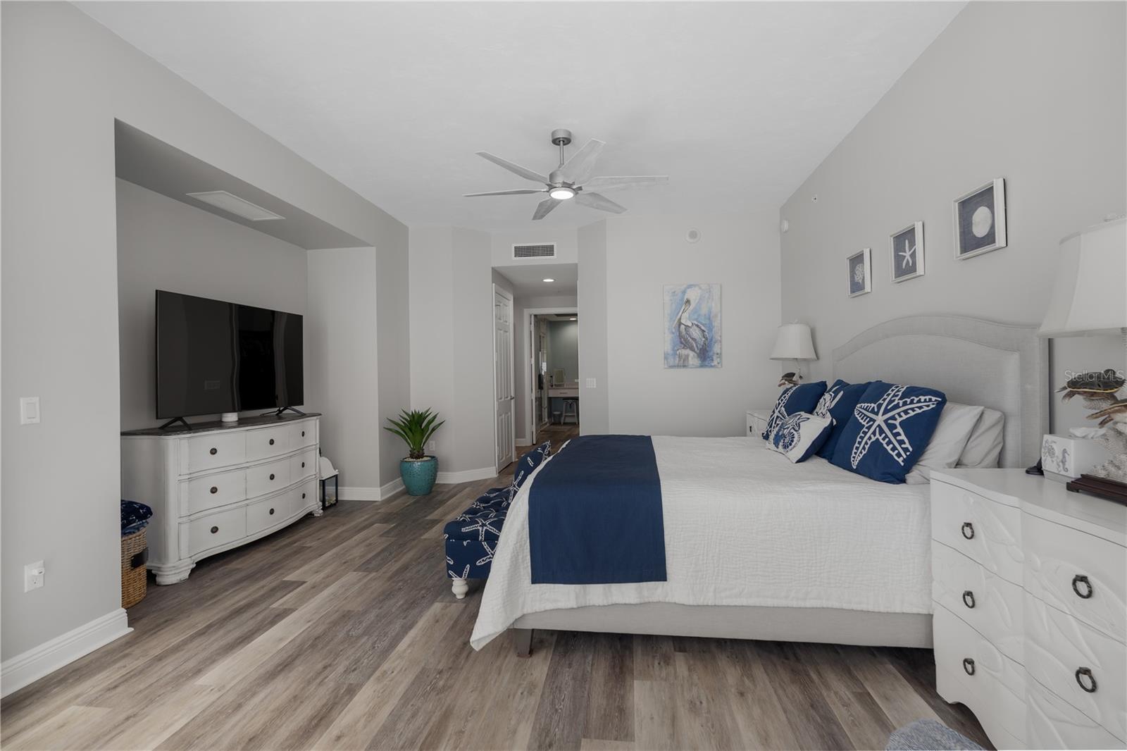 85 AVENUE DE LA MER #906