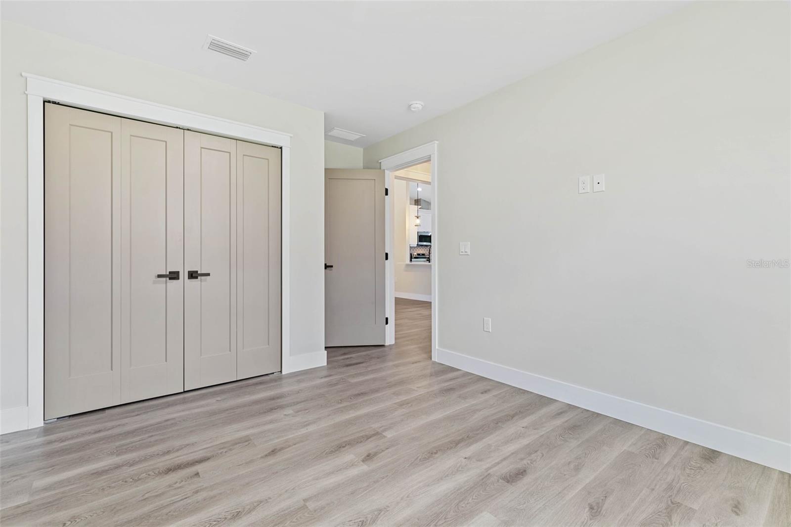 7 REGIS LN #B