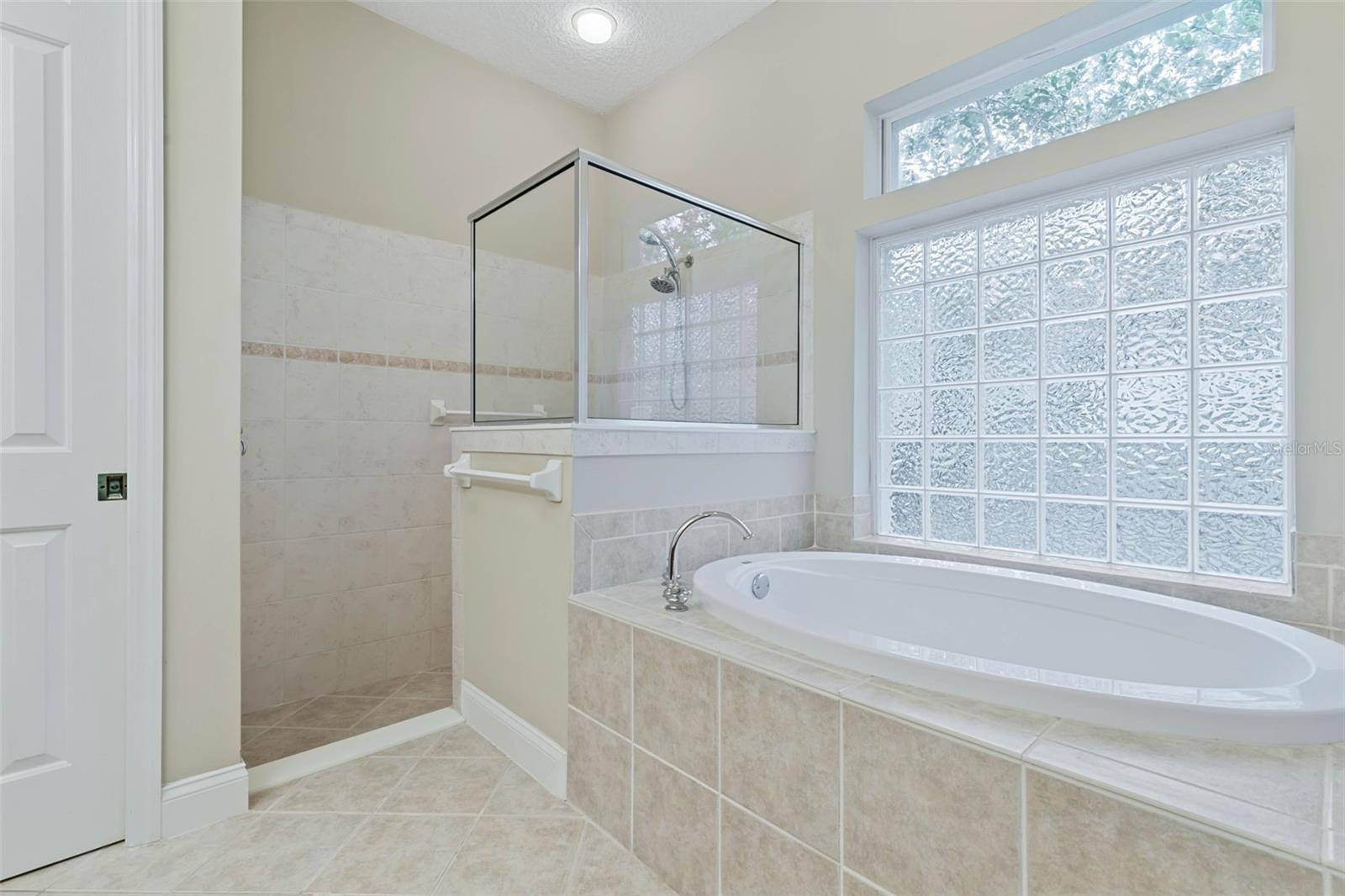 21 N VILLAGE DR