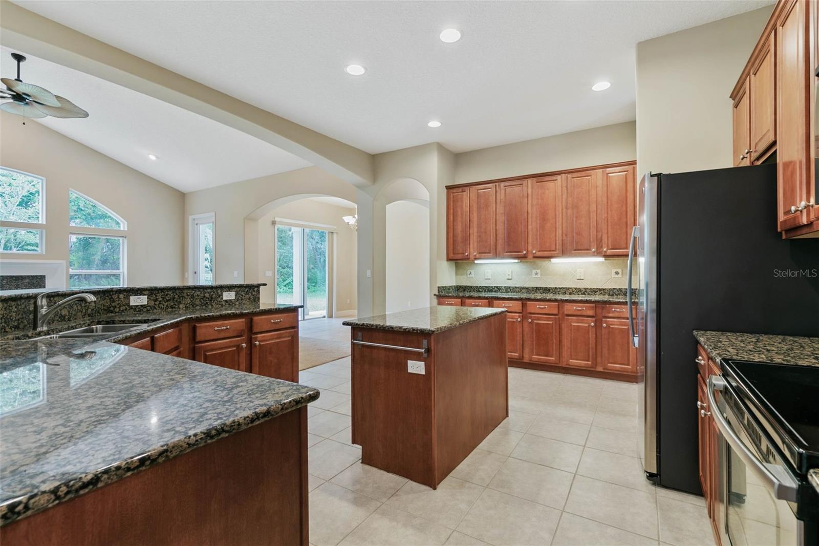 21 N VILLAGE DR