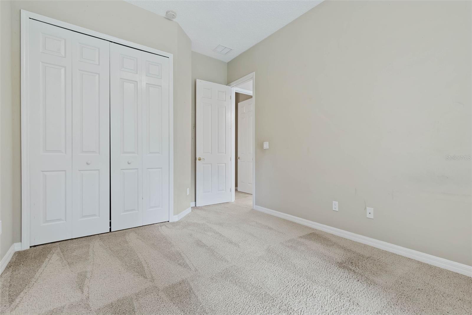 21 N VILLAGE DR