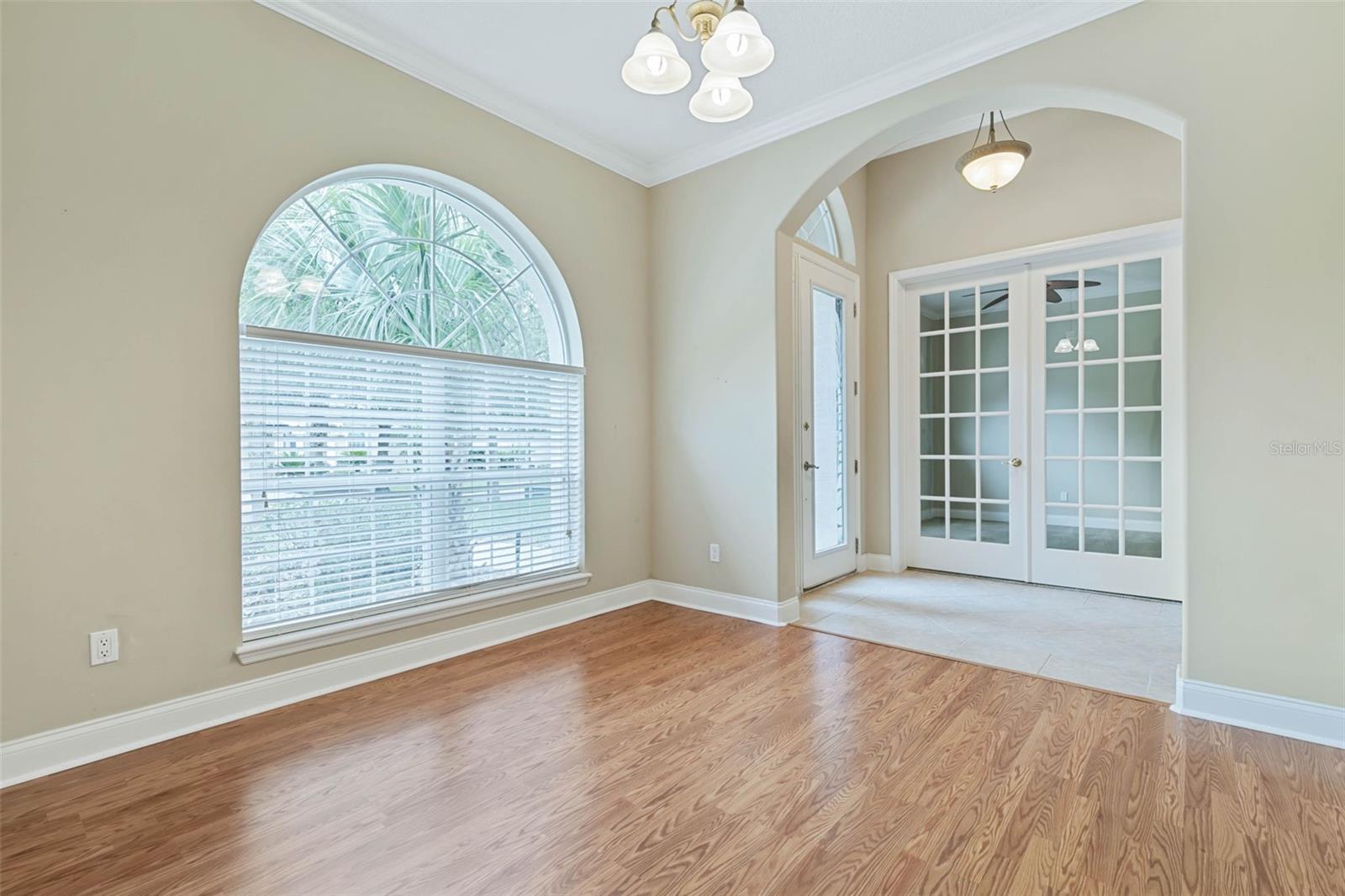 21 N VILLAGE DR