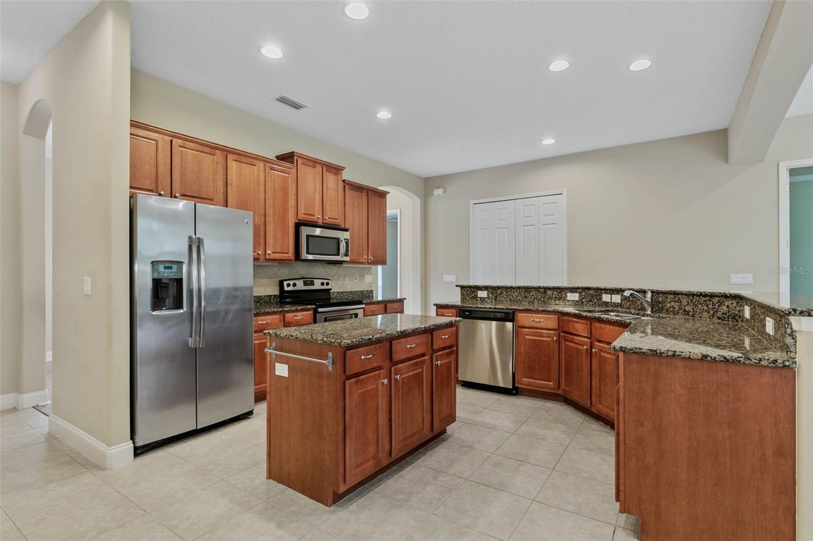 21 N VILLAGE DR