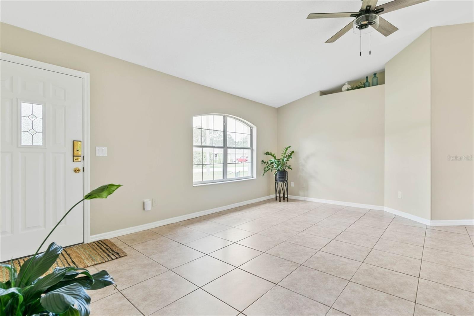 10 RYMSHAW DR