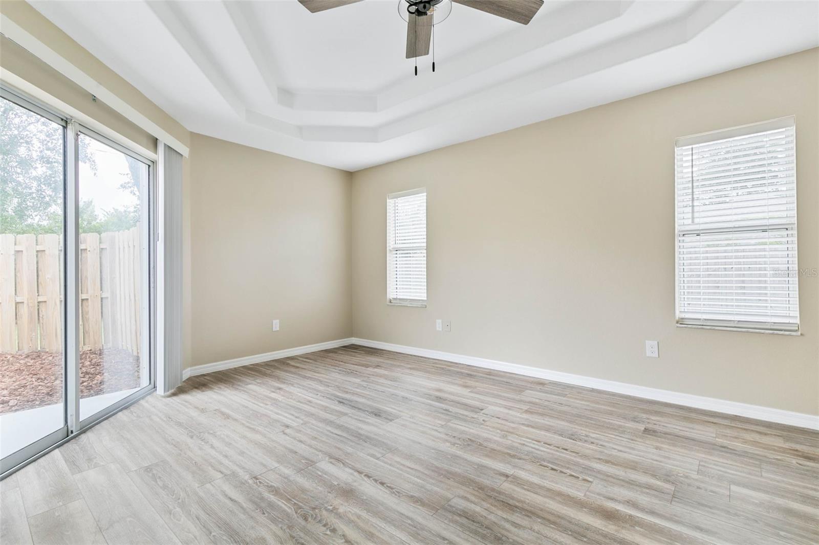 10 RYMSHAW DR