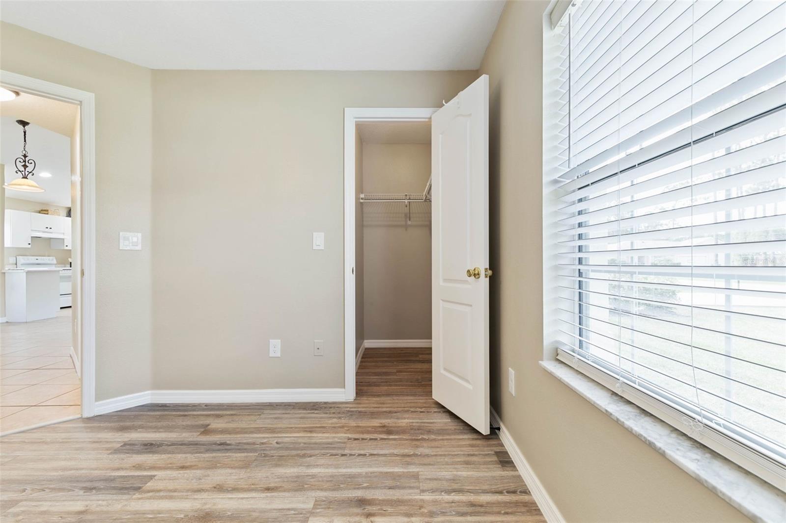 10 RYMSHAW DR
