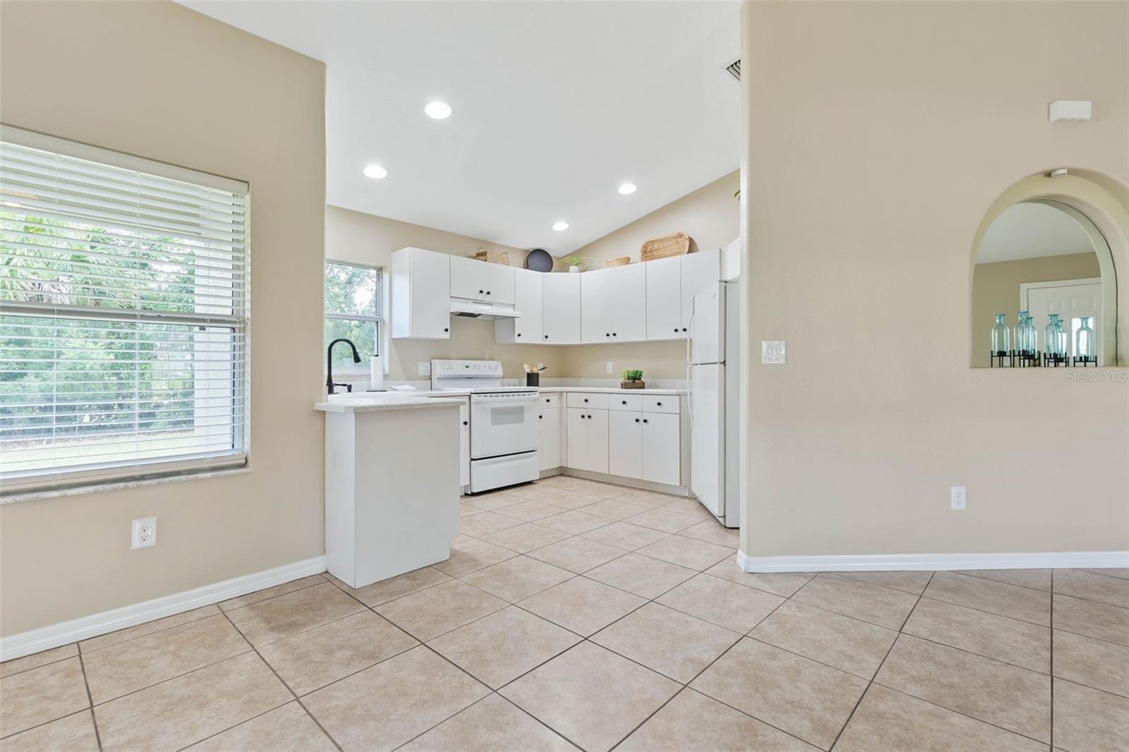 10 RYMSHAW DR