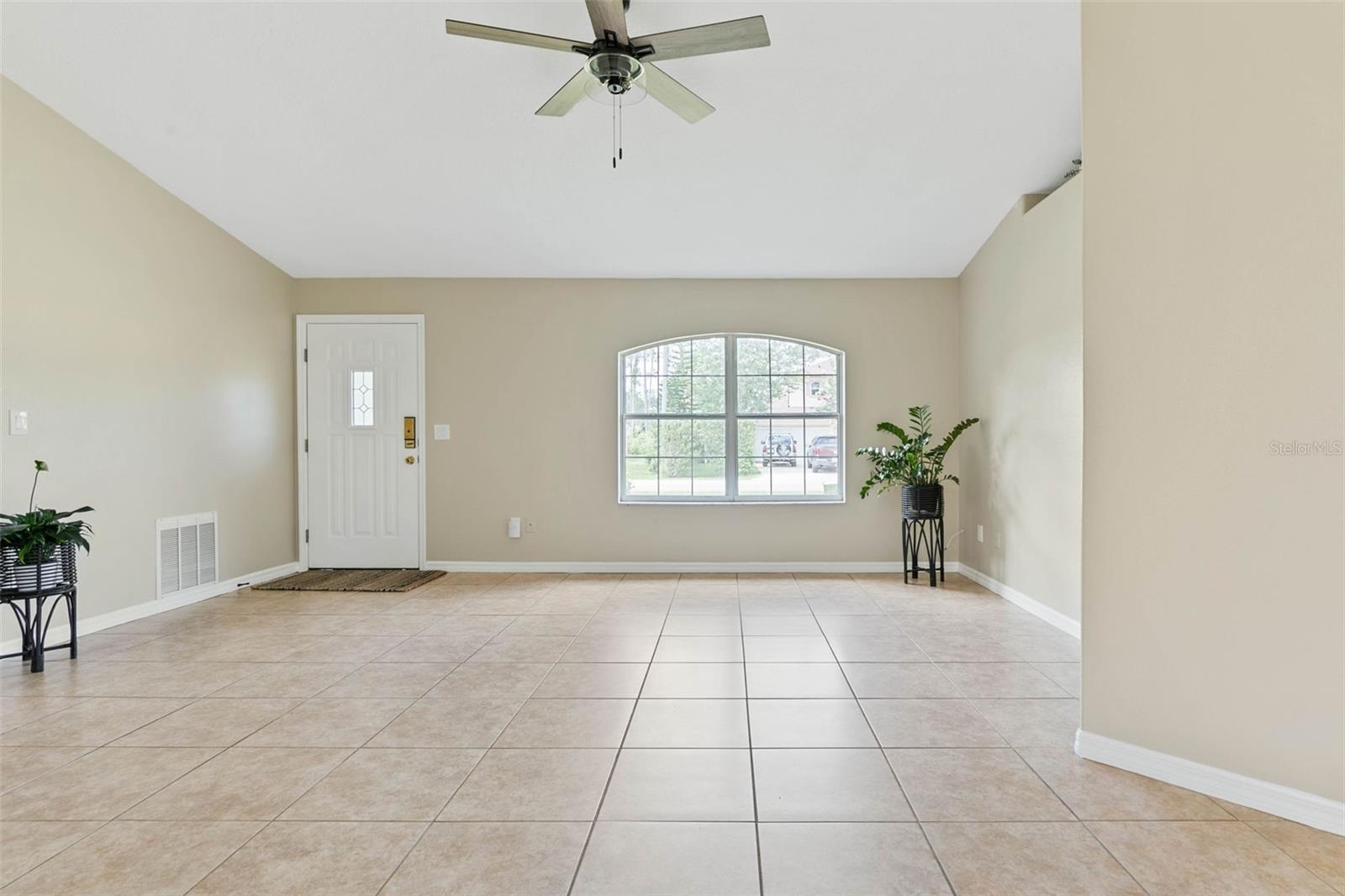 10 RYMSHAW DR