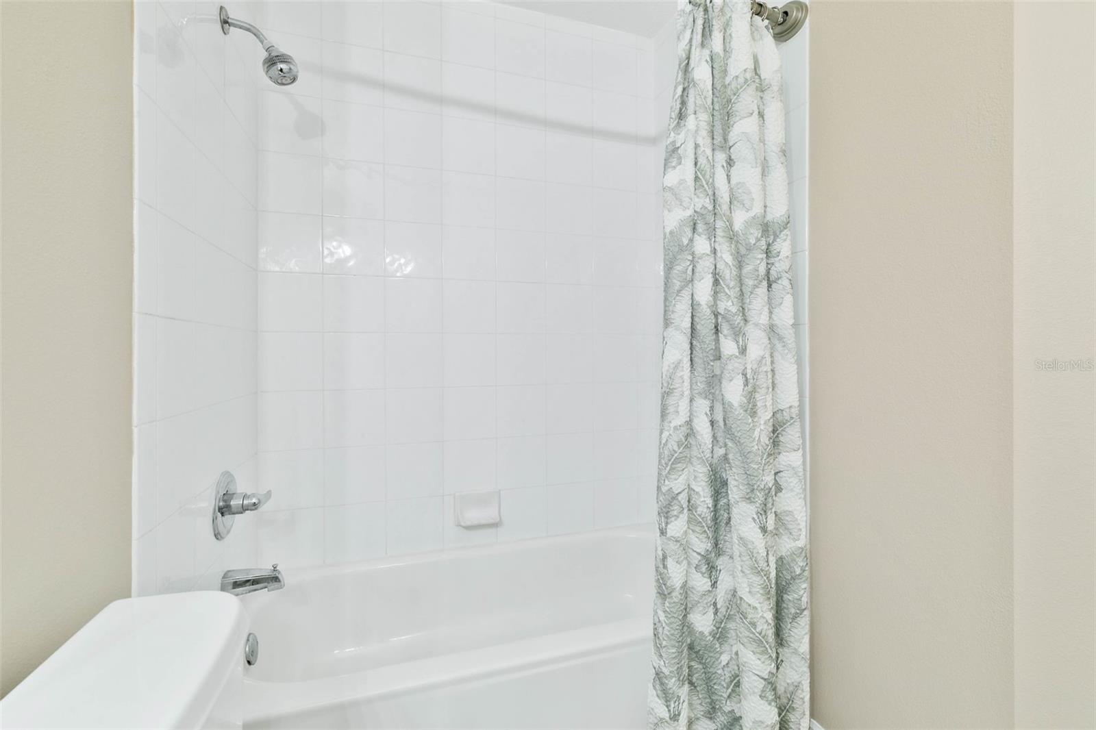 10 RYMSHAW DR