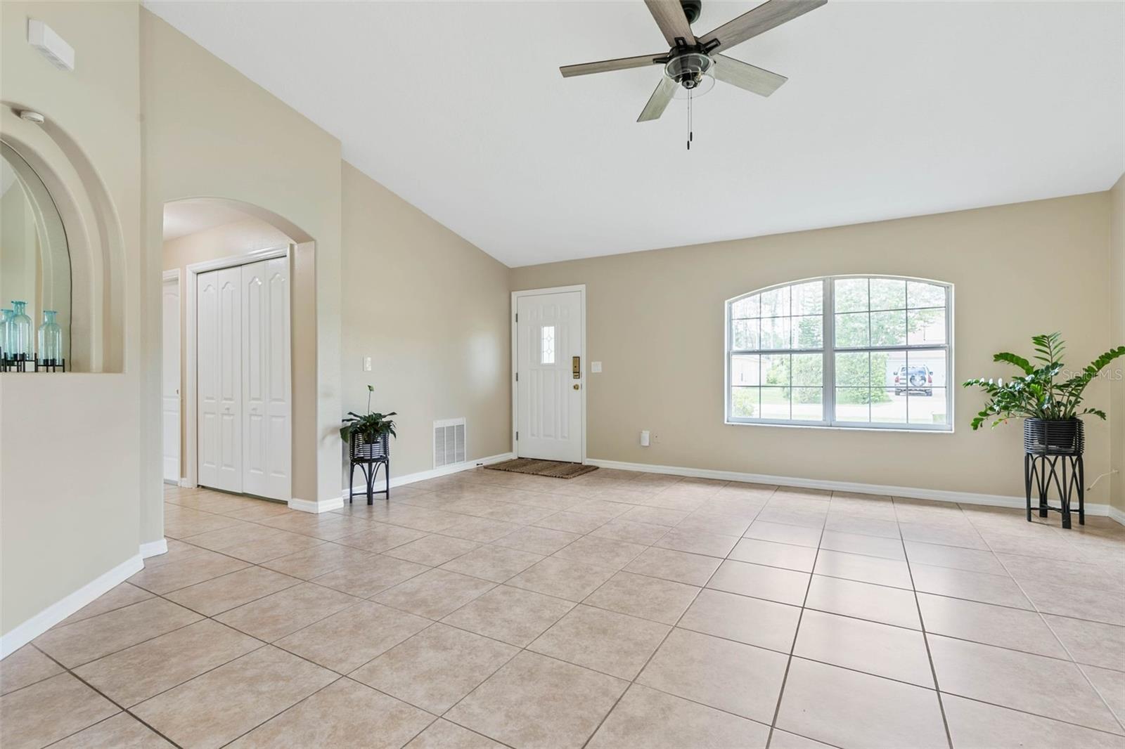 10 RYMSHAW DR