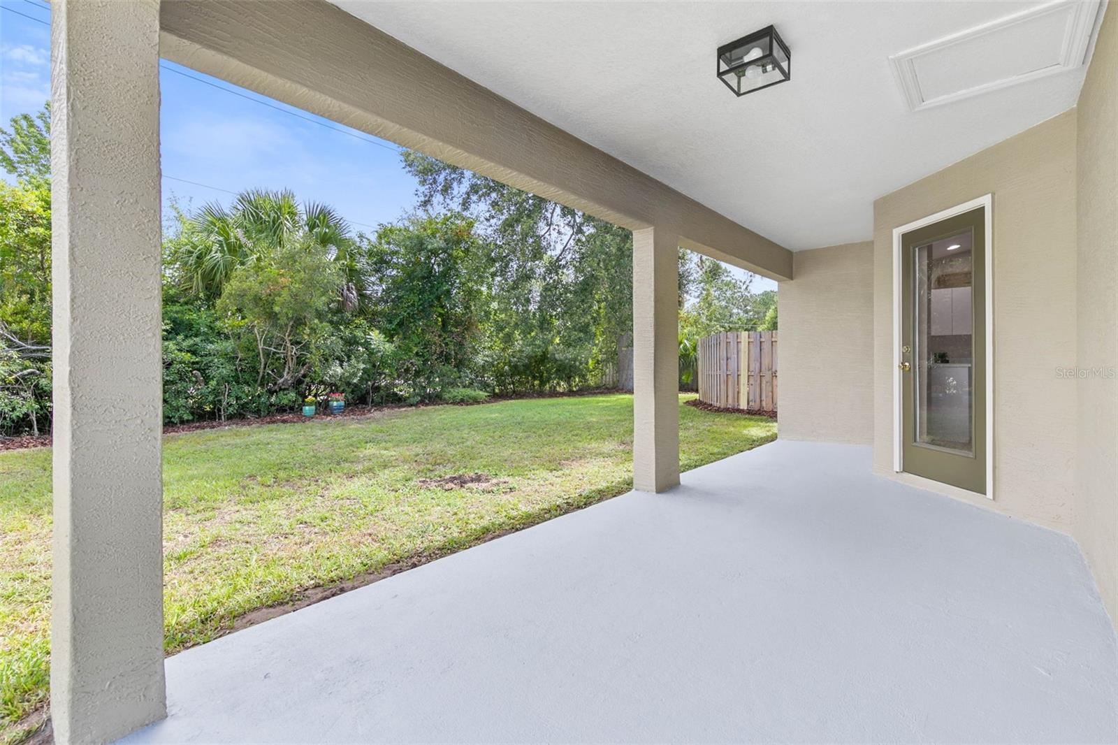 10 RYMSHAW DR