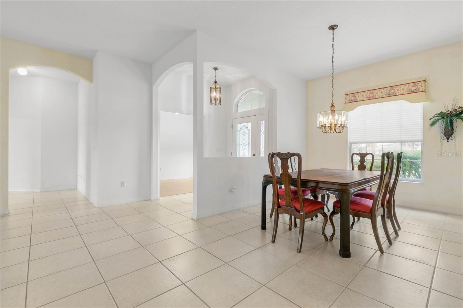 18 COLLEGE CT