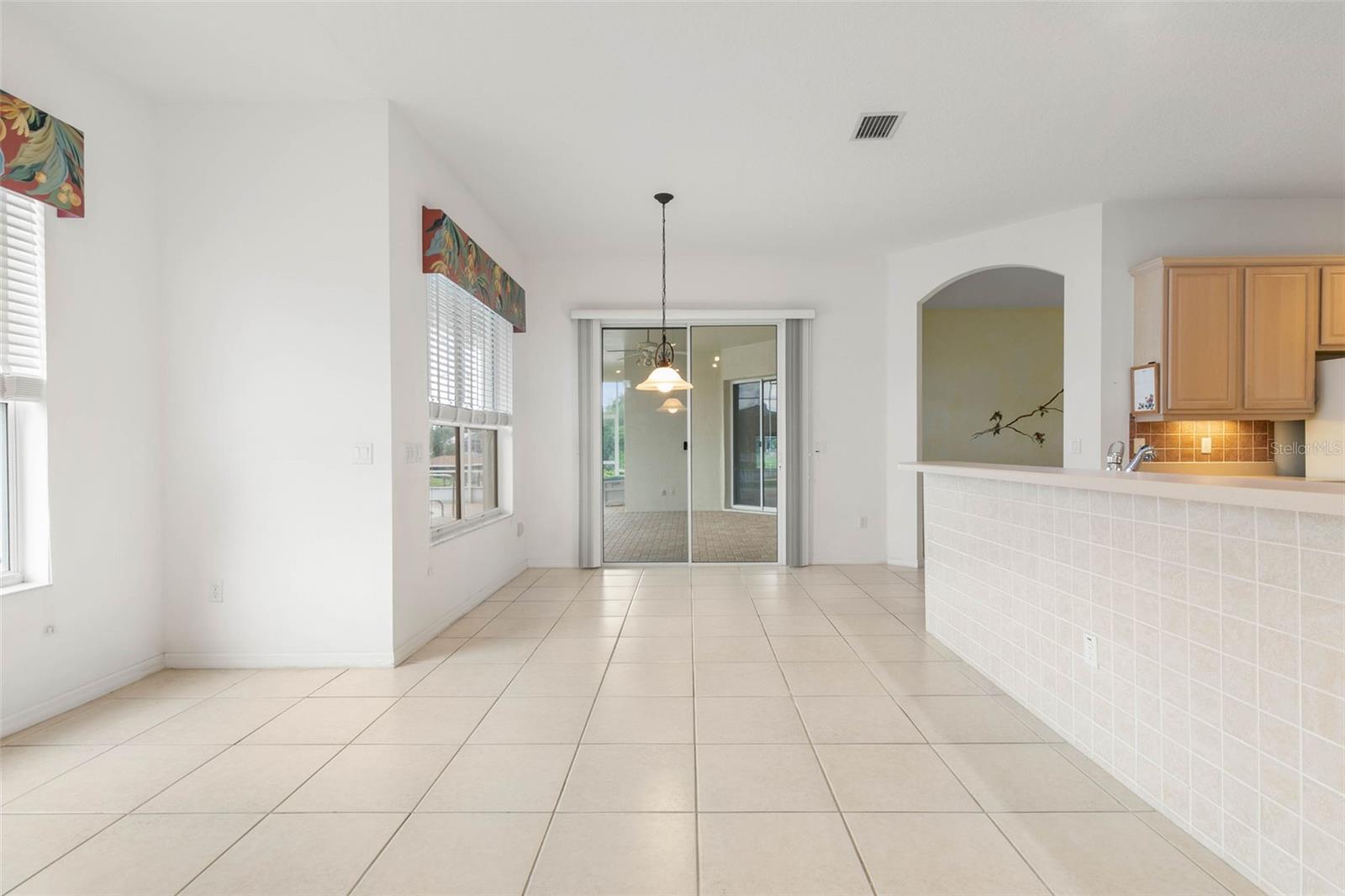 18 COLLEGE CT
