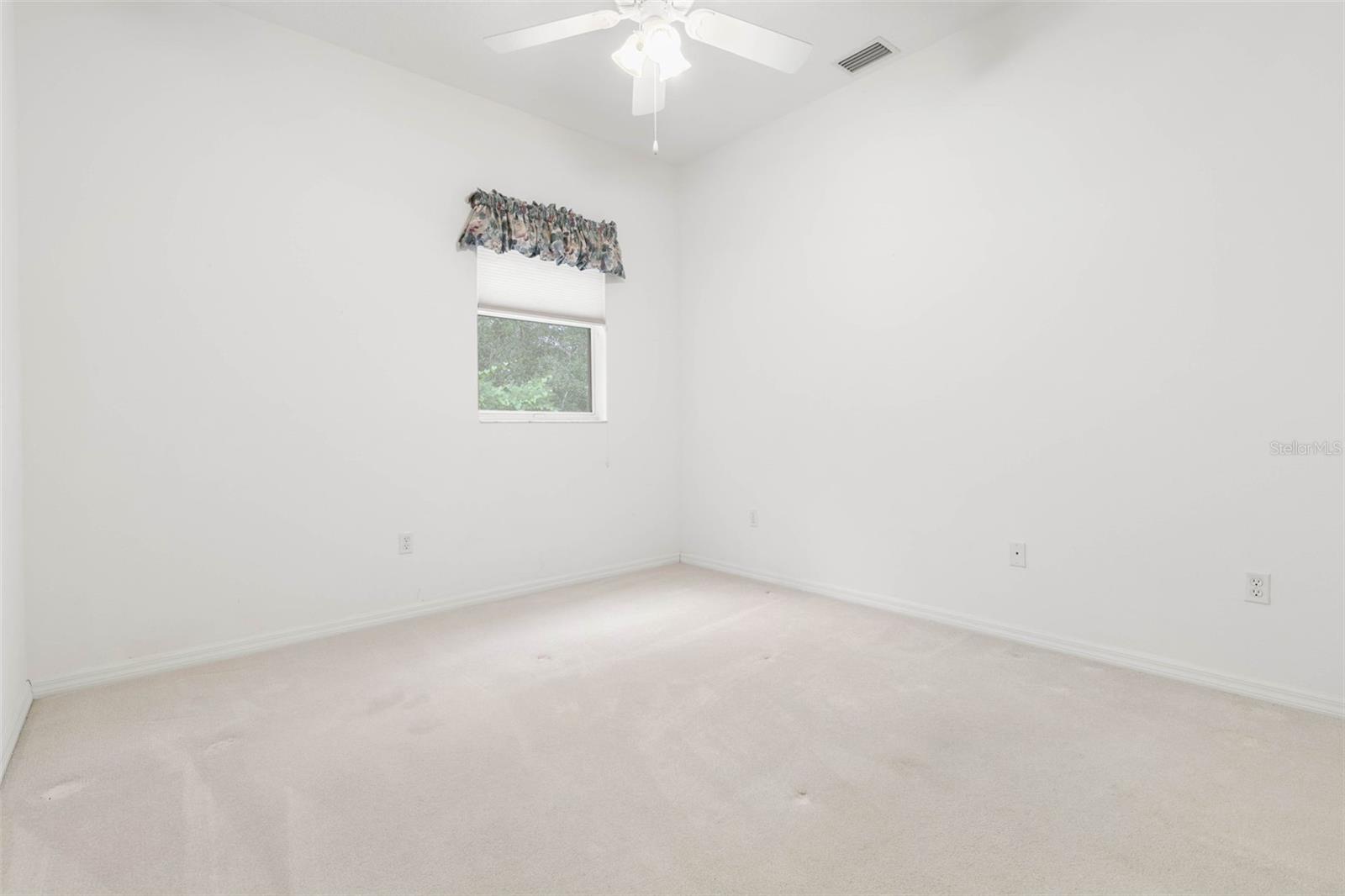 18 COLLEGE CT