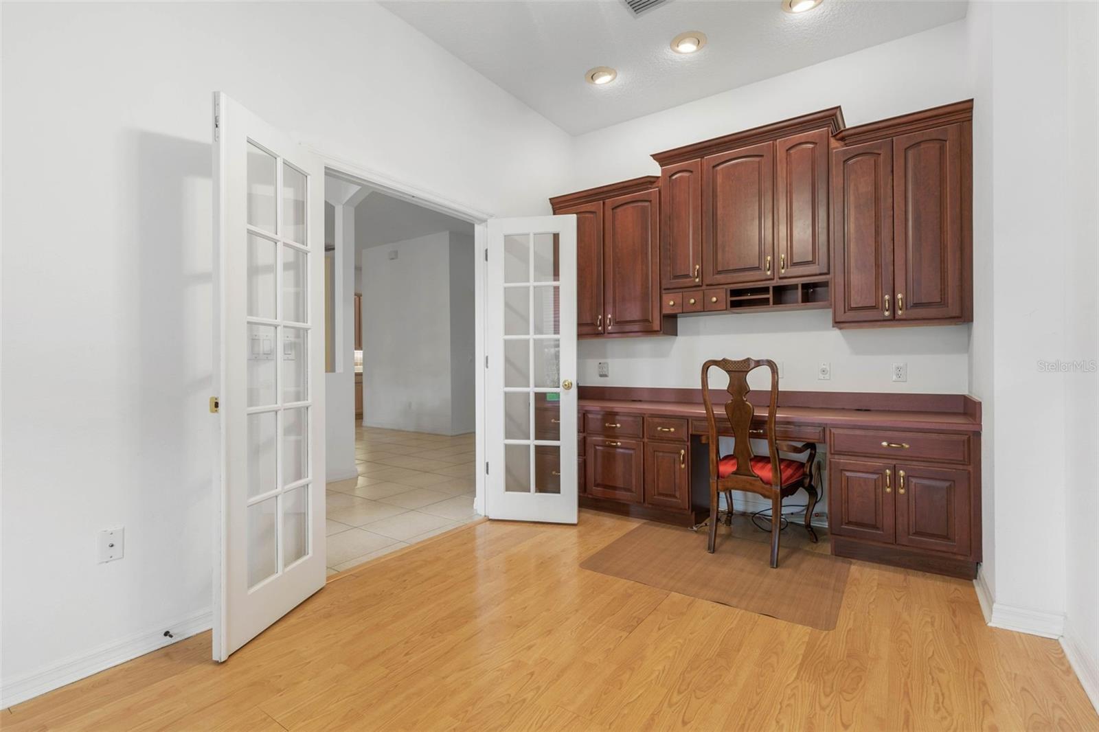 18 COLLEGE CT