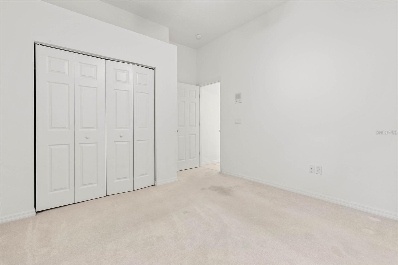 18 COLLEGE CT