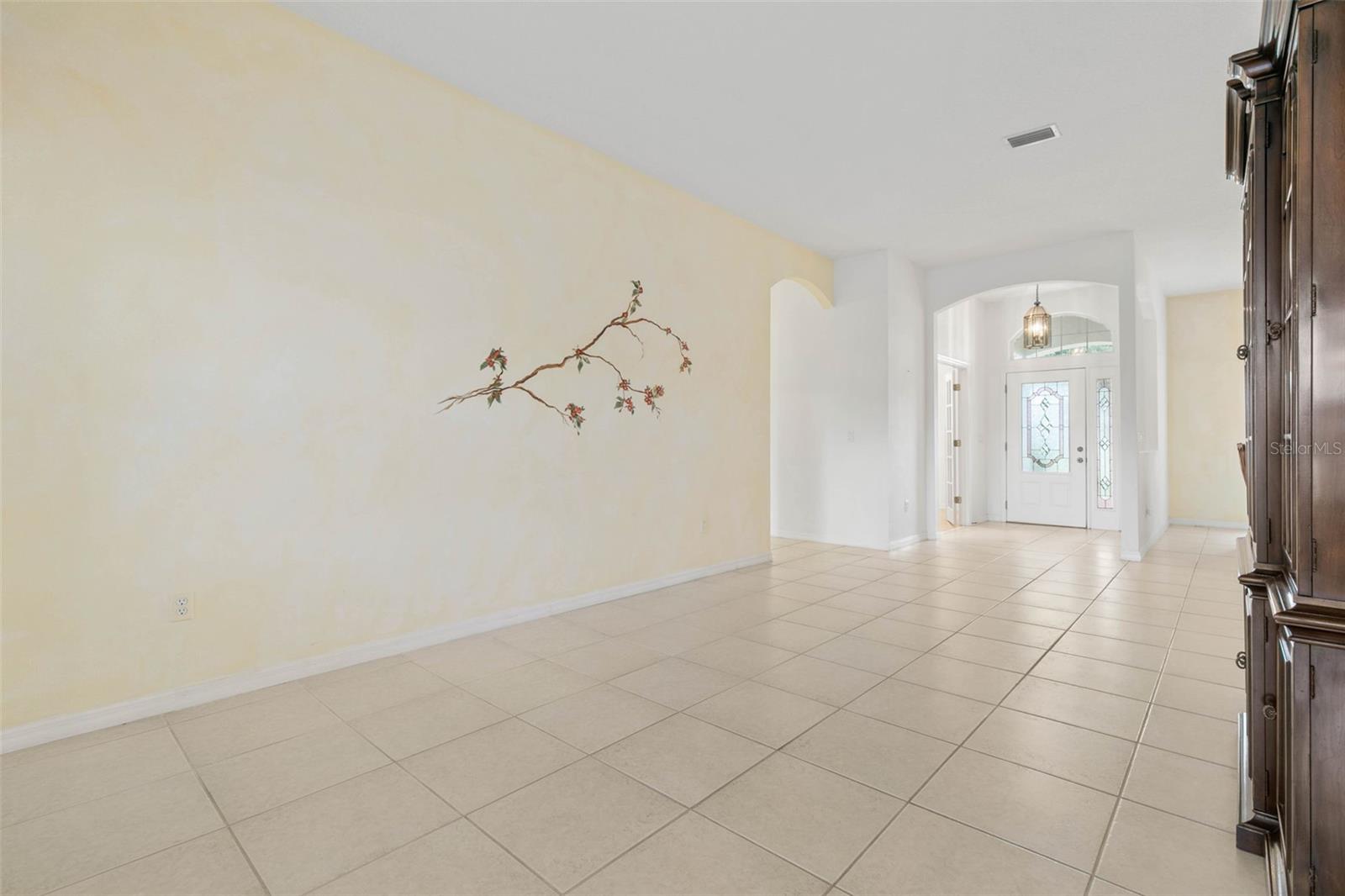 18 COLLEGE CT