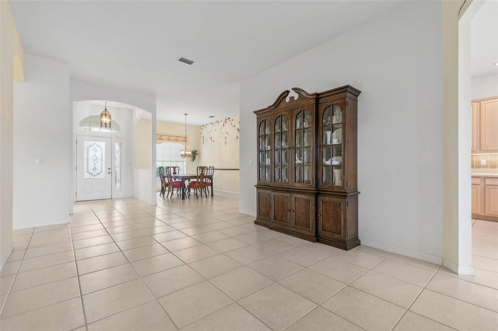 18 COLLEGE CT