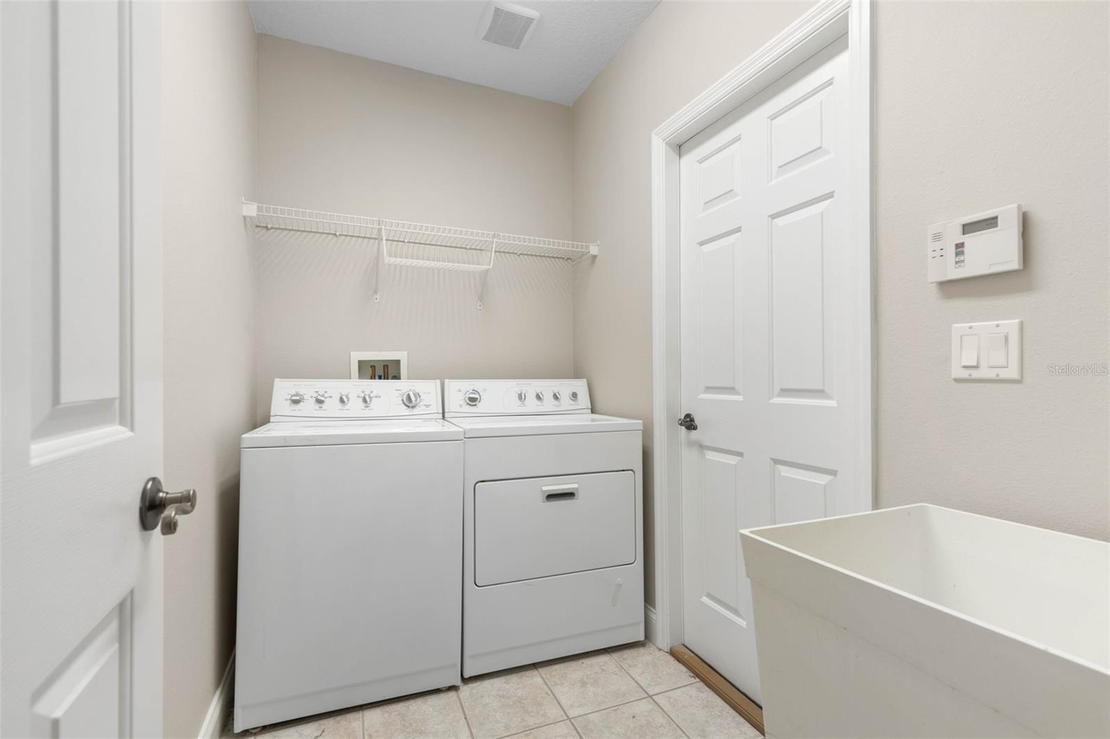 15 VILLAGE VIEW DR
